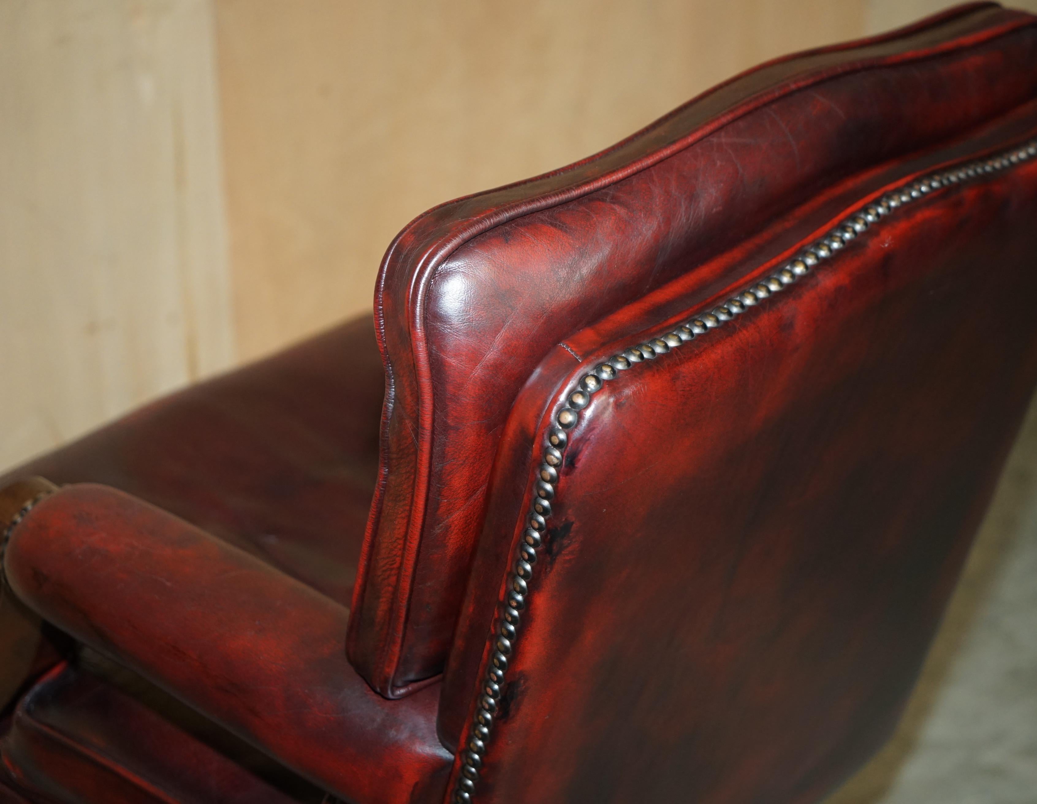 ARMACAIO DEL CAPITANO DELL'UFFICIO DEL DIRETTORE DI CHEsterfield IN PELLE OXBLOOD AGED in vendita 6