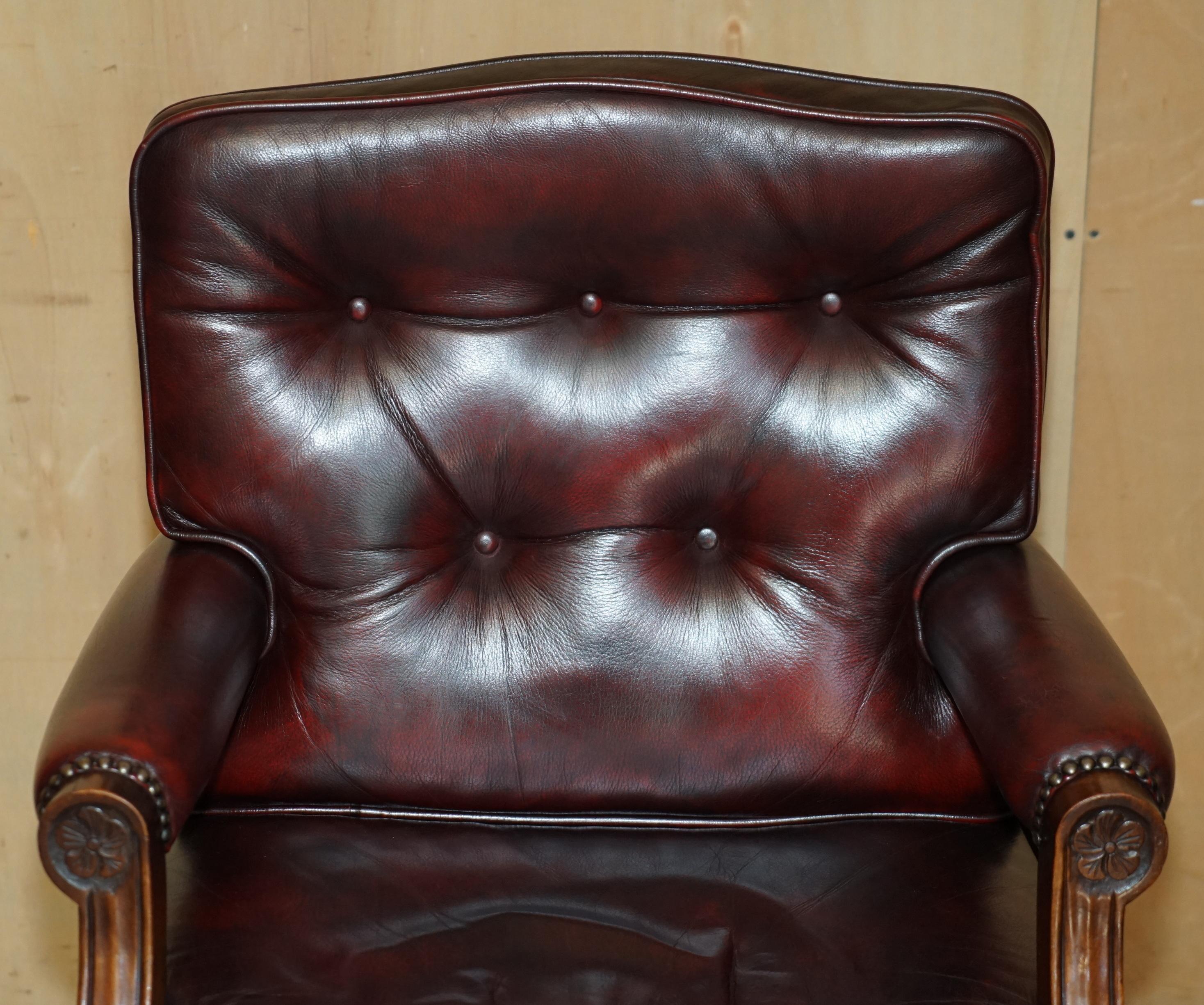 Vittoriano ARMACAIO DEL CAPITANO DELL'UFFICIO DEL DIRETTORE DI CHEsterfield IN PELLE OXBLOOD AGED in vendita