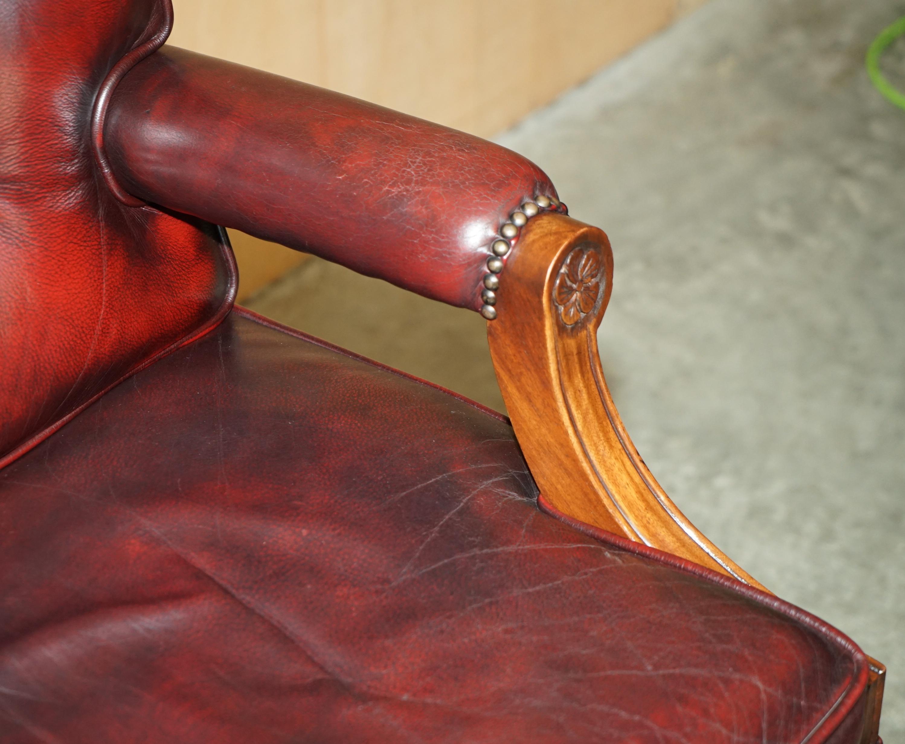 XX secolo ARMACAIO DEL CAPITANO DELL'UFFICIO DEL DIRETTORE DI CHEsterfield IN PELLE OXBLOOD AGED in vendita