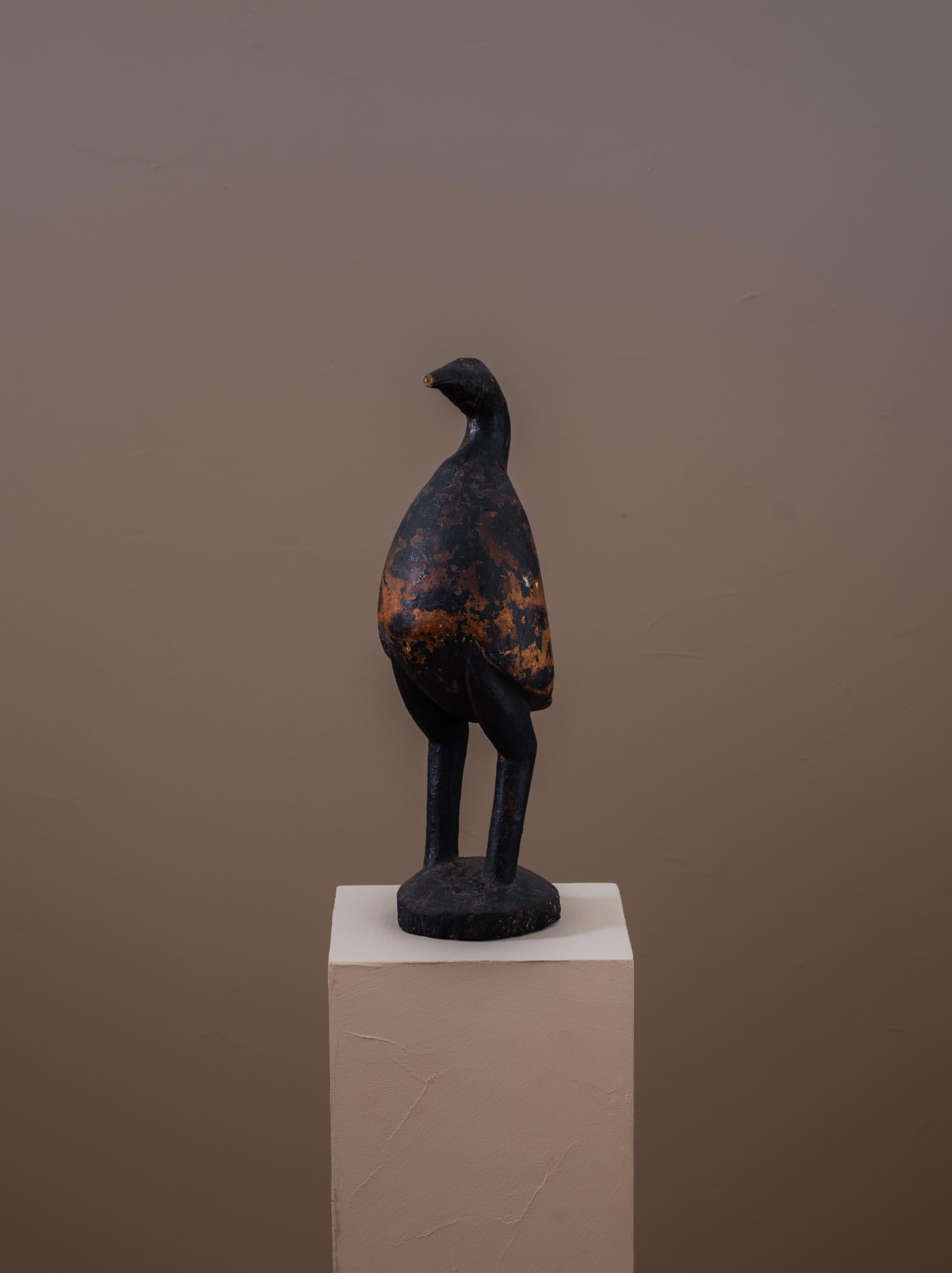 Primitivo Scultura di uccello tuareg invecchiato intagliato a mano in vendita