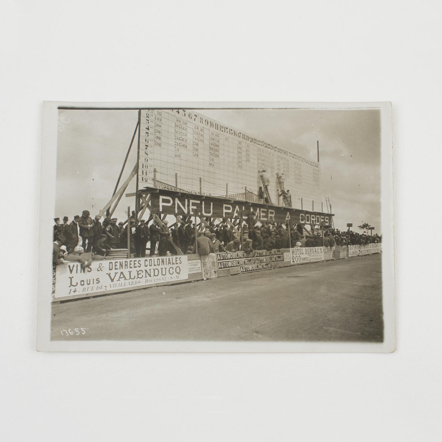 Corse d'auto in Francia, 1911 - Fotografia alla gelatina d'argento in bianco e nero in vendita 2