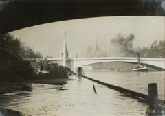 Flood of the Seine River in Paris, 1930er Jahre, Silber-Gelatine-B und W-Fotografie