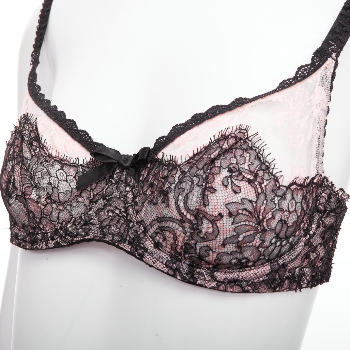 AGENT PROVOCATEUR Knickers Forever black lace pink trim bra FR90C
Reference: NKLL/A00276
Brand: Agent Provocateur
Material: Lace
Color: Pink, Black
Pattern: Lace
Closure: Hook & Bar
Lining: Pink Fabric
Extra Details: Black bow front.
Made in: