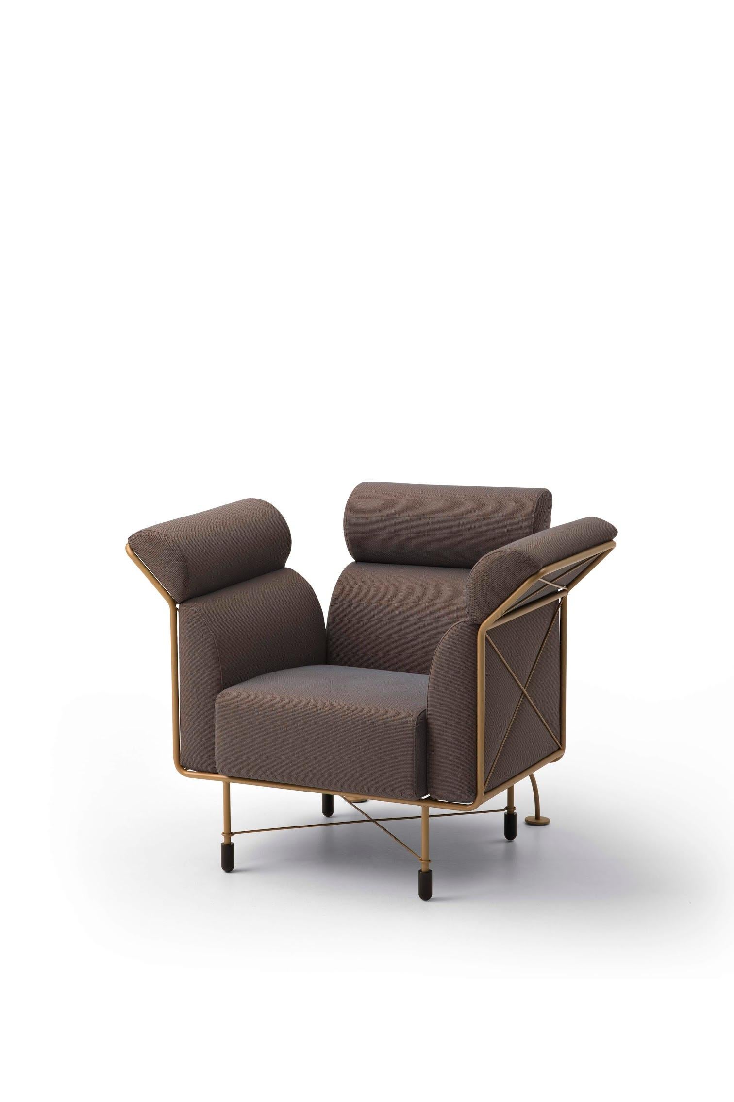 Agevole Armchair in Dark Chocolate Fabric with Copper Frame by Busnelli (Moderne) im Angebot