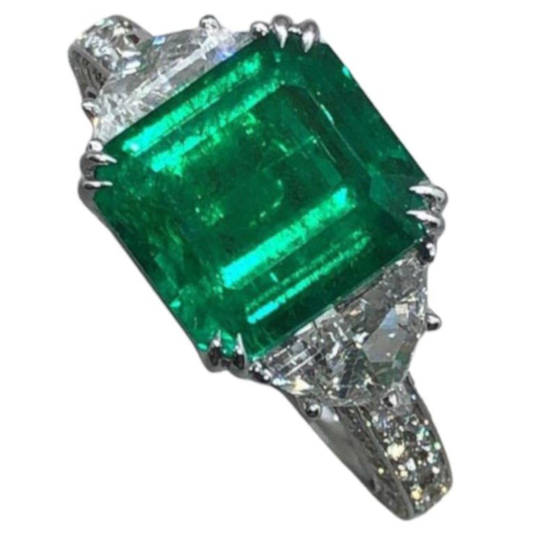 Emerald Cut AGL 5.47 Carat MINOR OIL Emerald Diamond Ring For Sale