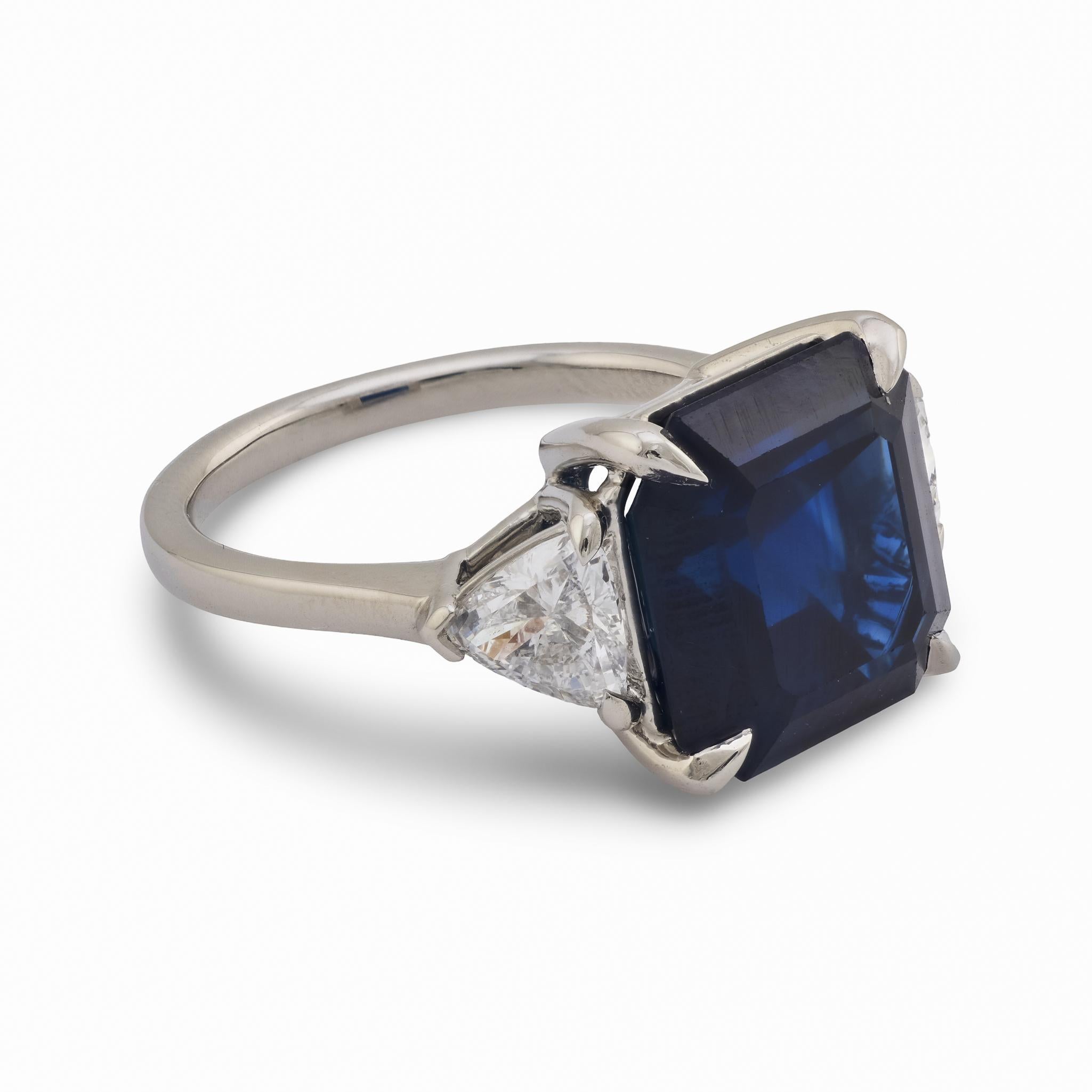 AGL Bague trois pierres 9,36 carats saphir non chauffé diamant platine Pour femmes en vente