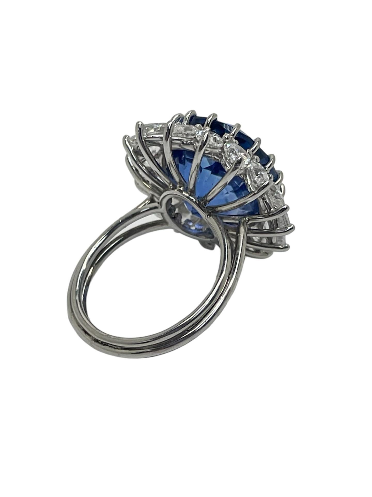 Contemporary AGL and GIA Certified 20.36 Carat Sapphire and Diamond Ring For Sale