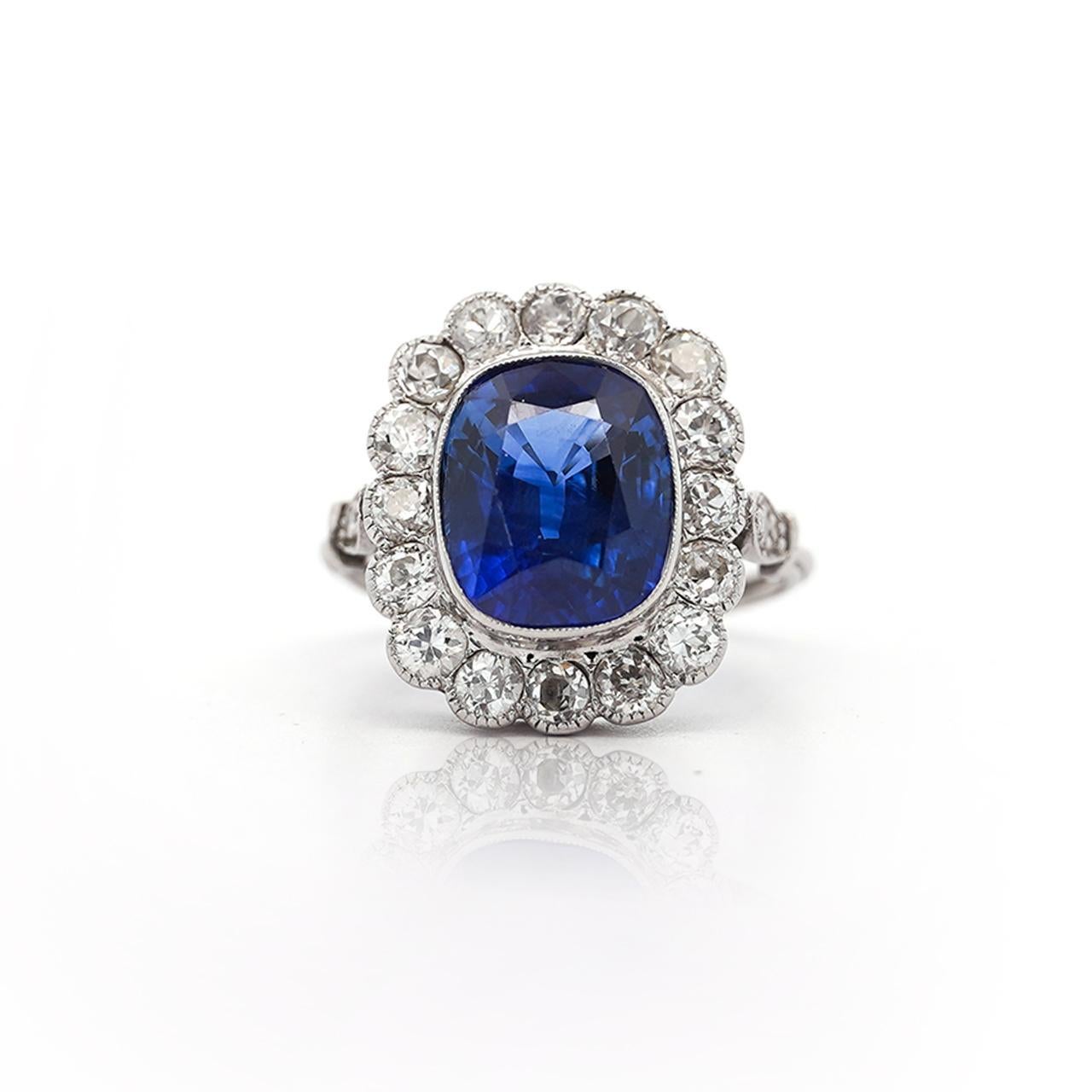 AGL-Bescheinigung. 5 Karat Ceylon Blauer Saphir Art Deco Ära Platin Diamant Ring im Angebot 4