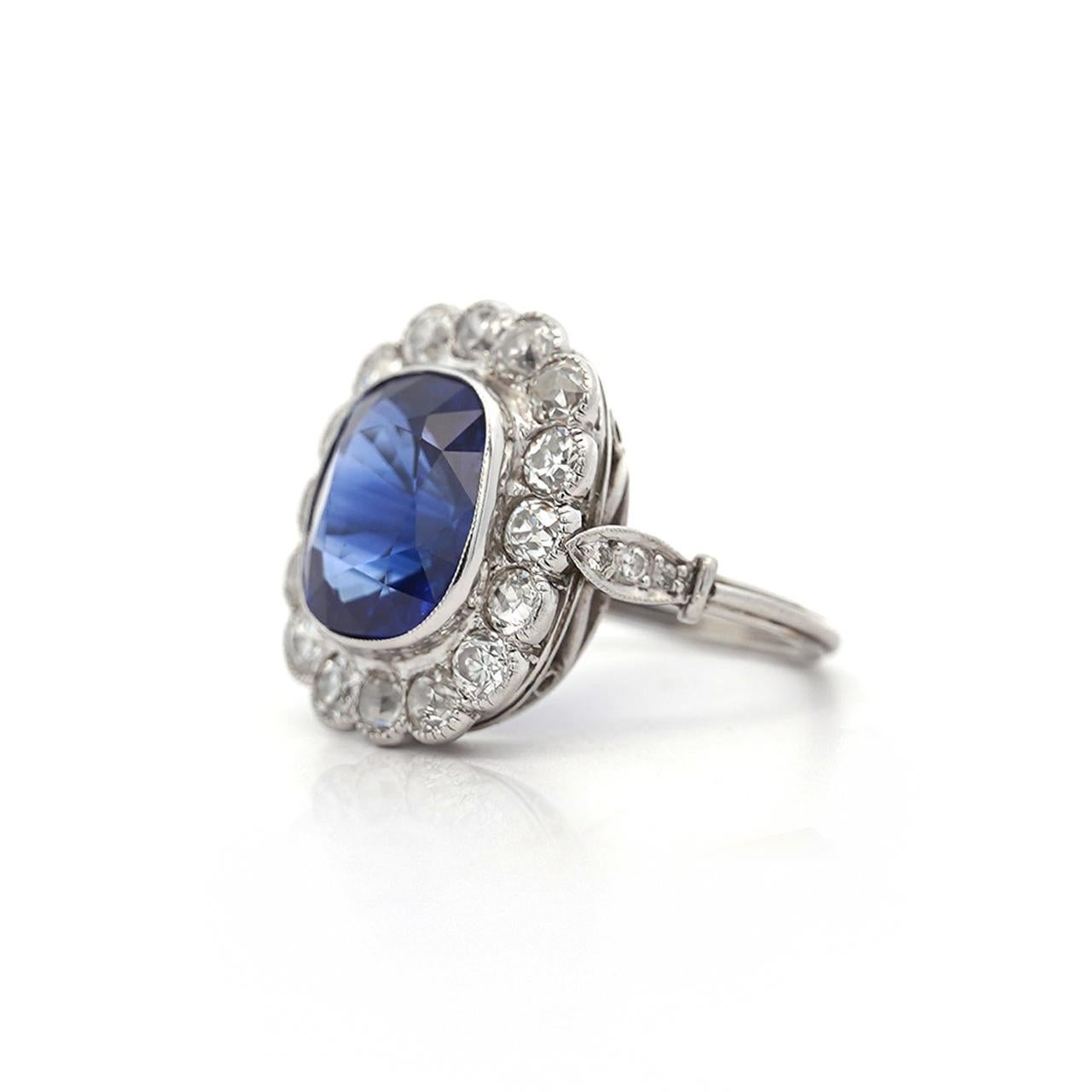 AGL-Bescheinigung. 5 Karat Ceylon Blauer Saphir Art Deco Ära Platin Diamant Ring im Angebot 2