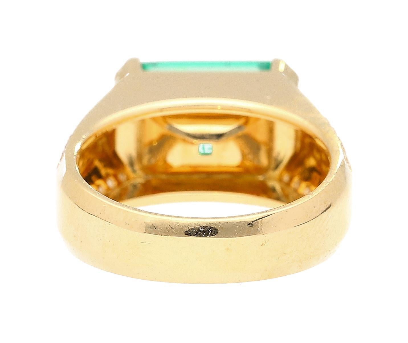 AGL Cert 5.21 Carat Colombian Emerald East-West 18K Gold Unisex Ring en Excelente estado para la venta en Miami, FL