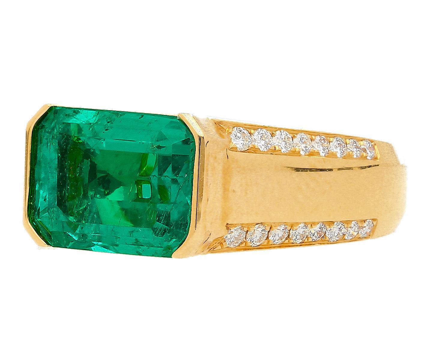 AGL Cert 5.21 Carat Colombian Emerald East-West 18K Gold Unisex Ring en venta 3