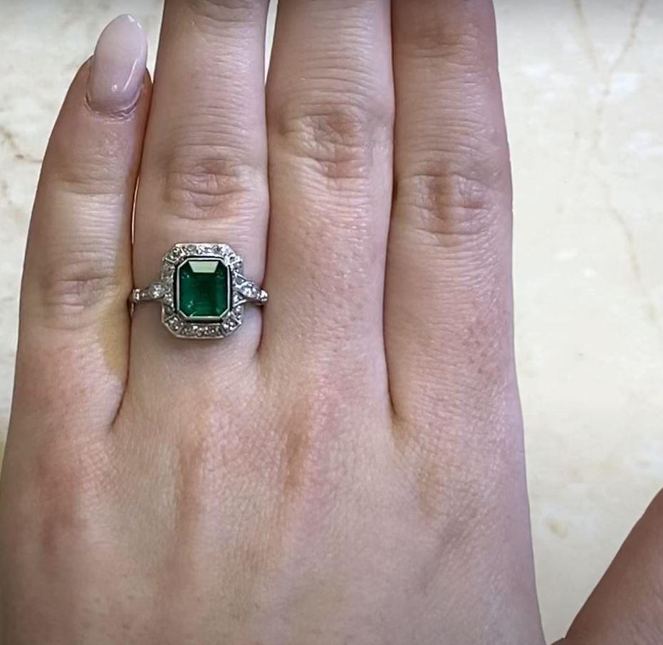 AGL Certification 1.06 Carat Colombian Emerald Ring, Untreated, Diamond Halo For Sale 1