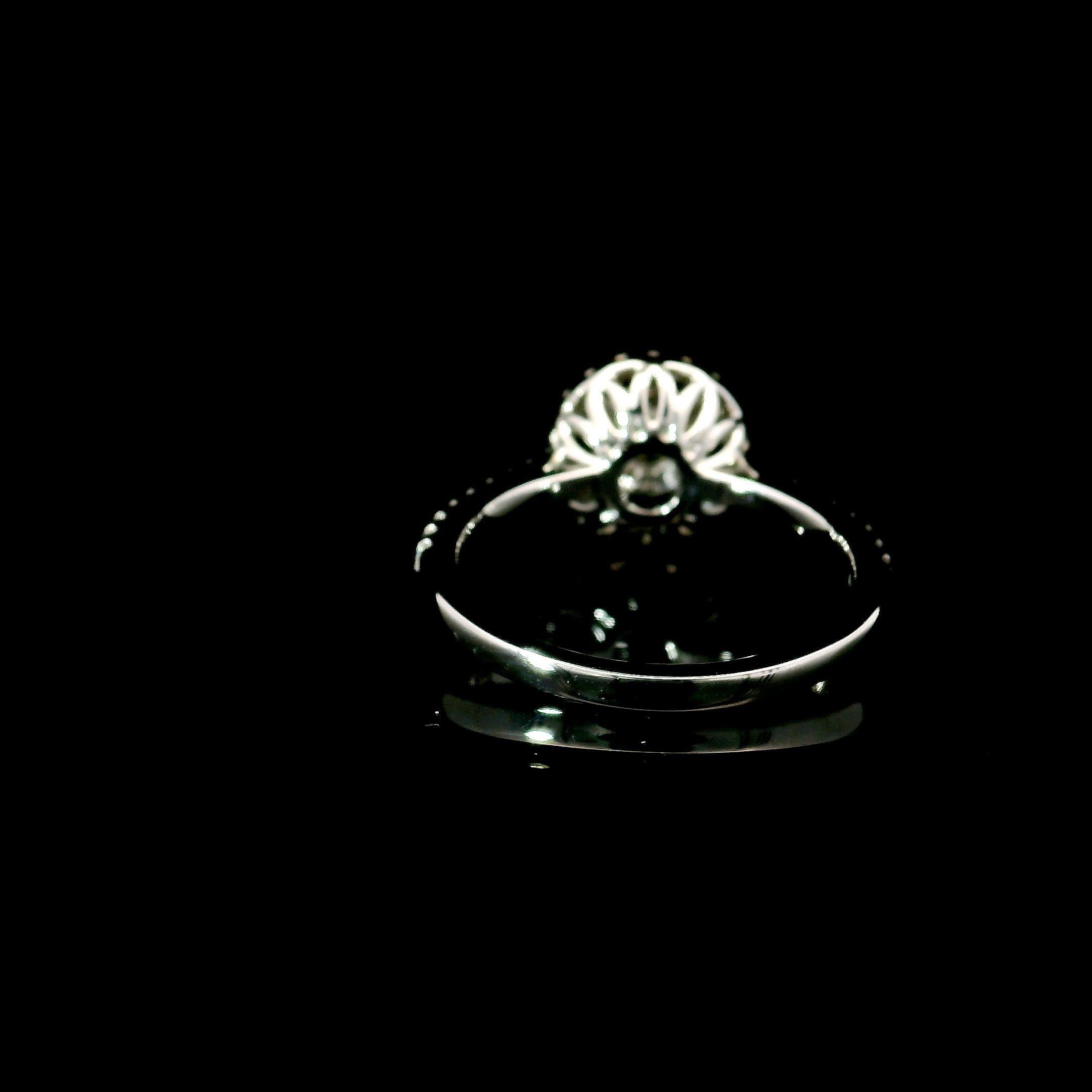 AGL Certified 0.098 Carat Fancy Yellow VS Clarity Diamond Ring In New Condition For Sale In บางรัก, TH