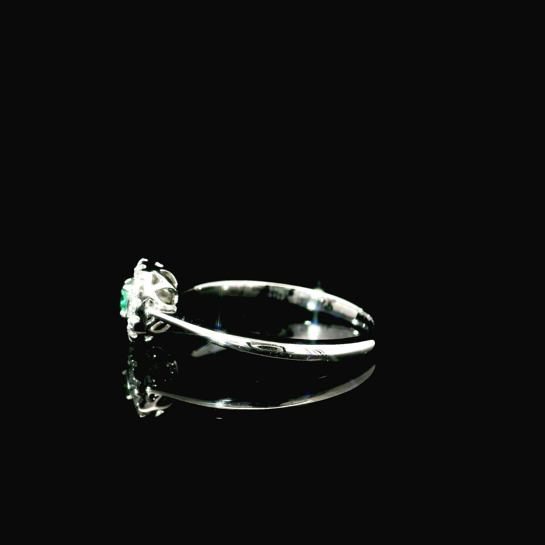 AGL Certified 0.113 Carat Fancy Intense Green VS Clarity Diamond Ring For Sale 2