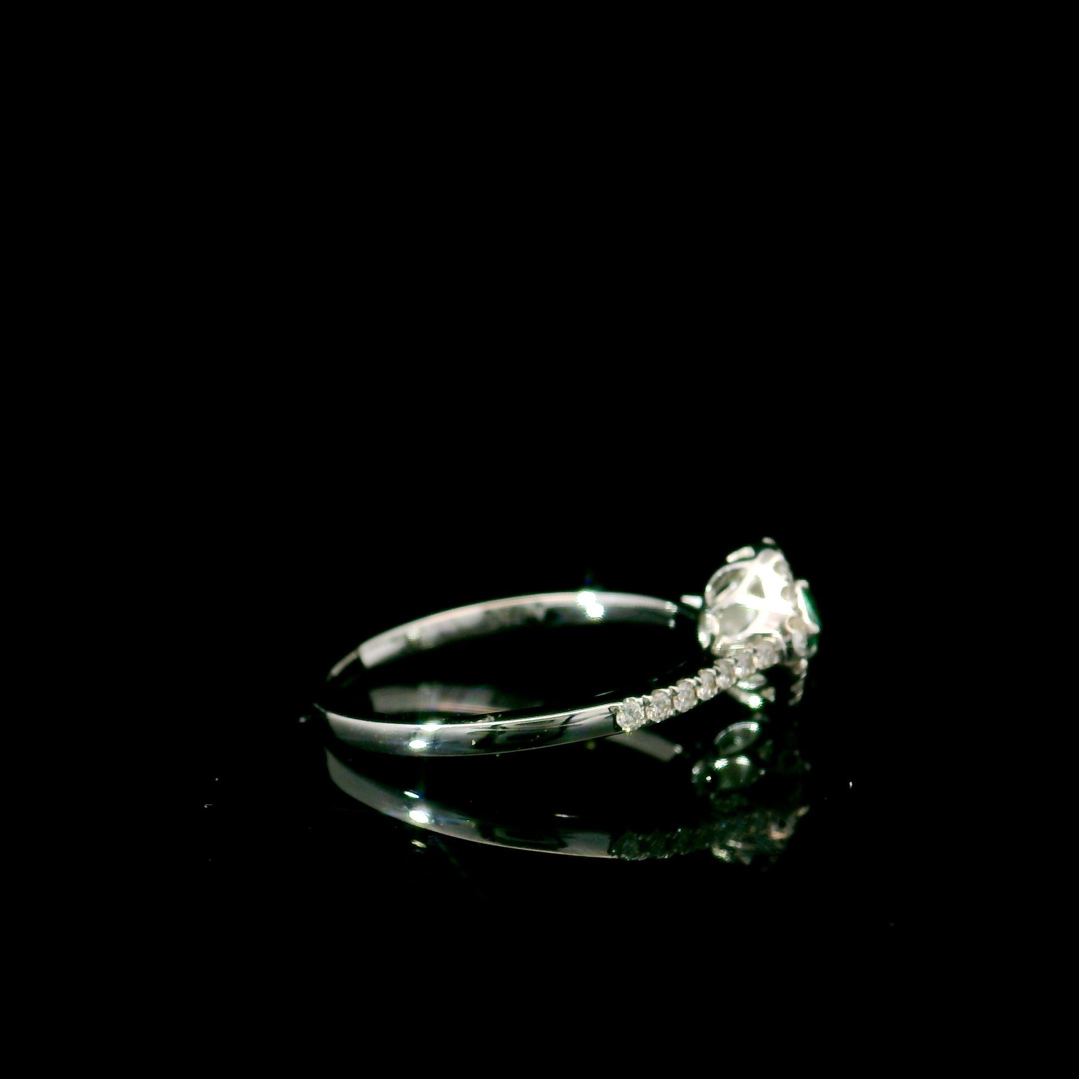 Bague avec diamant vert fantaisie de 0,12 carat de pureté VS2 certifié AGL en vente 2