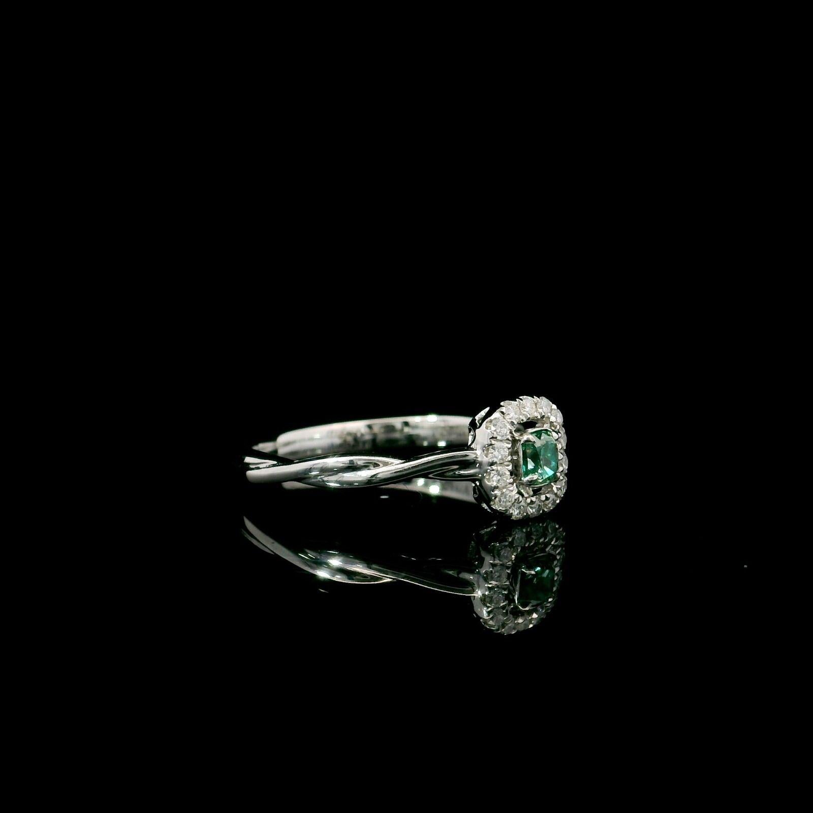 AGL Certified 0.13 Carat Fancy Green VS Clarity Diamond Ring In New Condition For Sale In บางรัก, TH