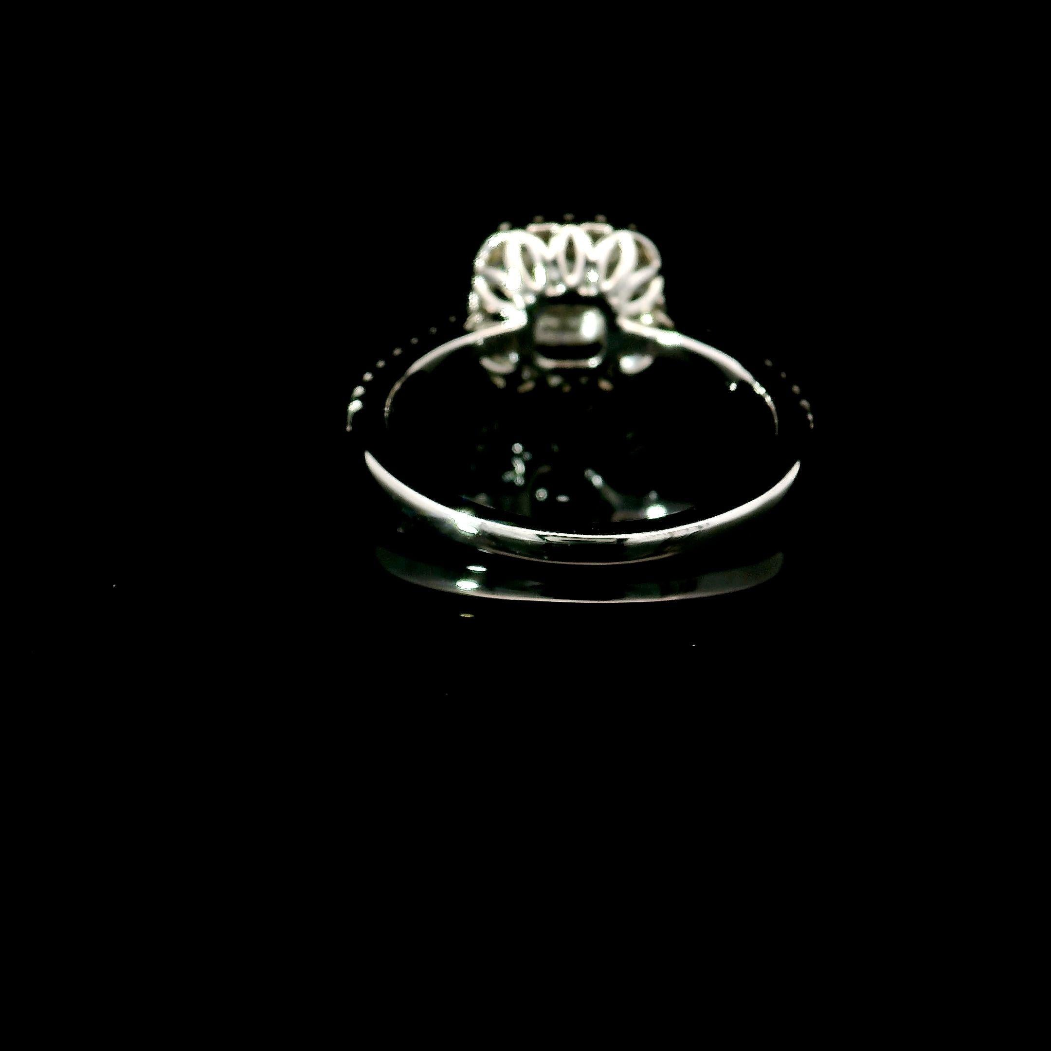 Women's or Men's AGL Certified 0.141 Carat Fancy Yellow VS Clarity Diamond Ring For Sale