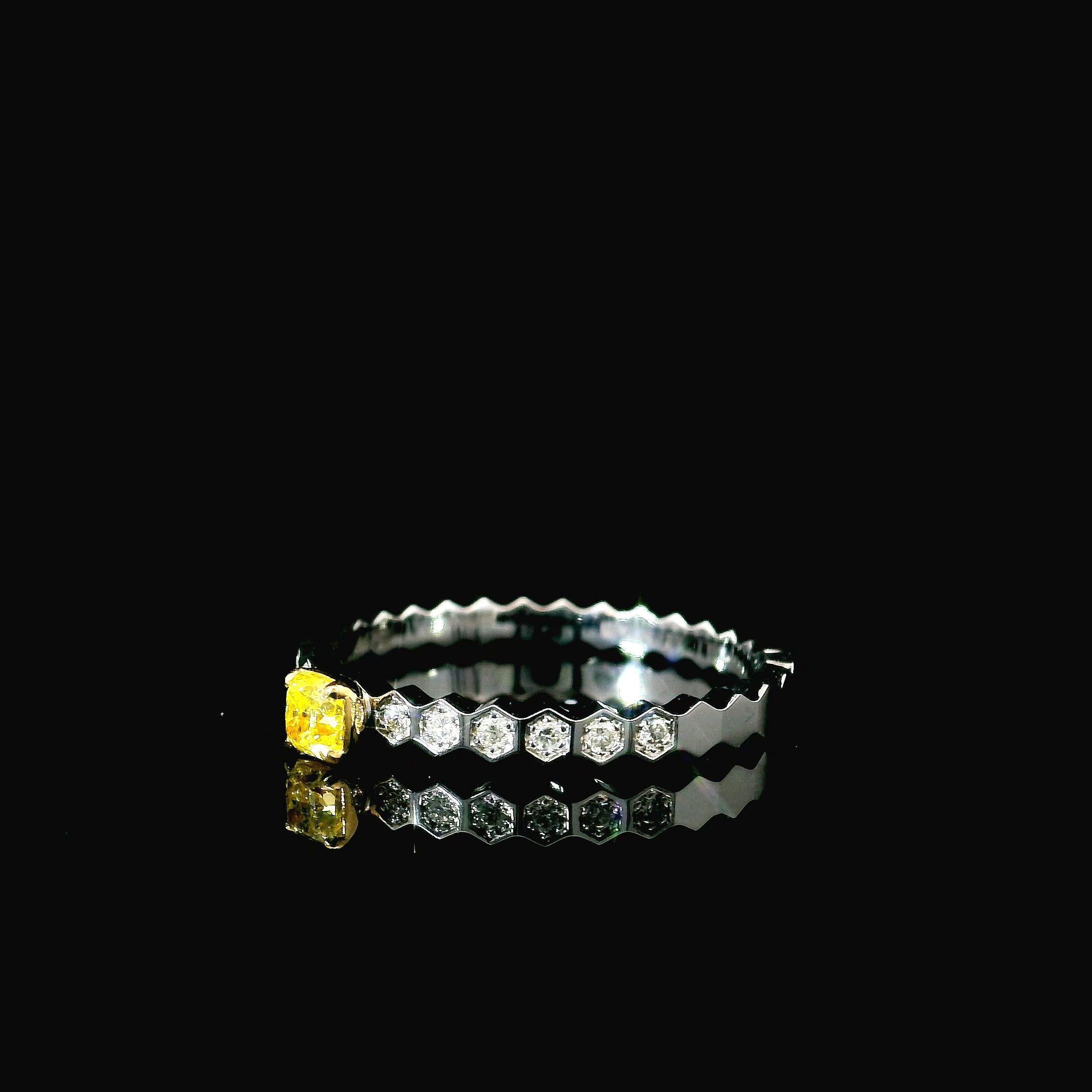 AGL Certified 0.142 Carat Fancy Yellow SI1 Clarity Diamond Ring In New Condition For Sale In บางรัก, TH