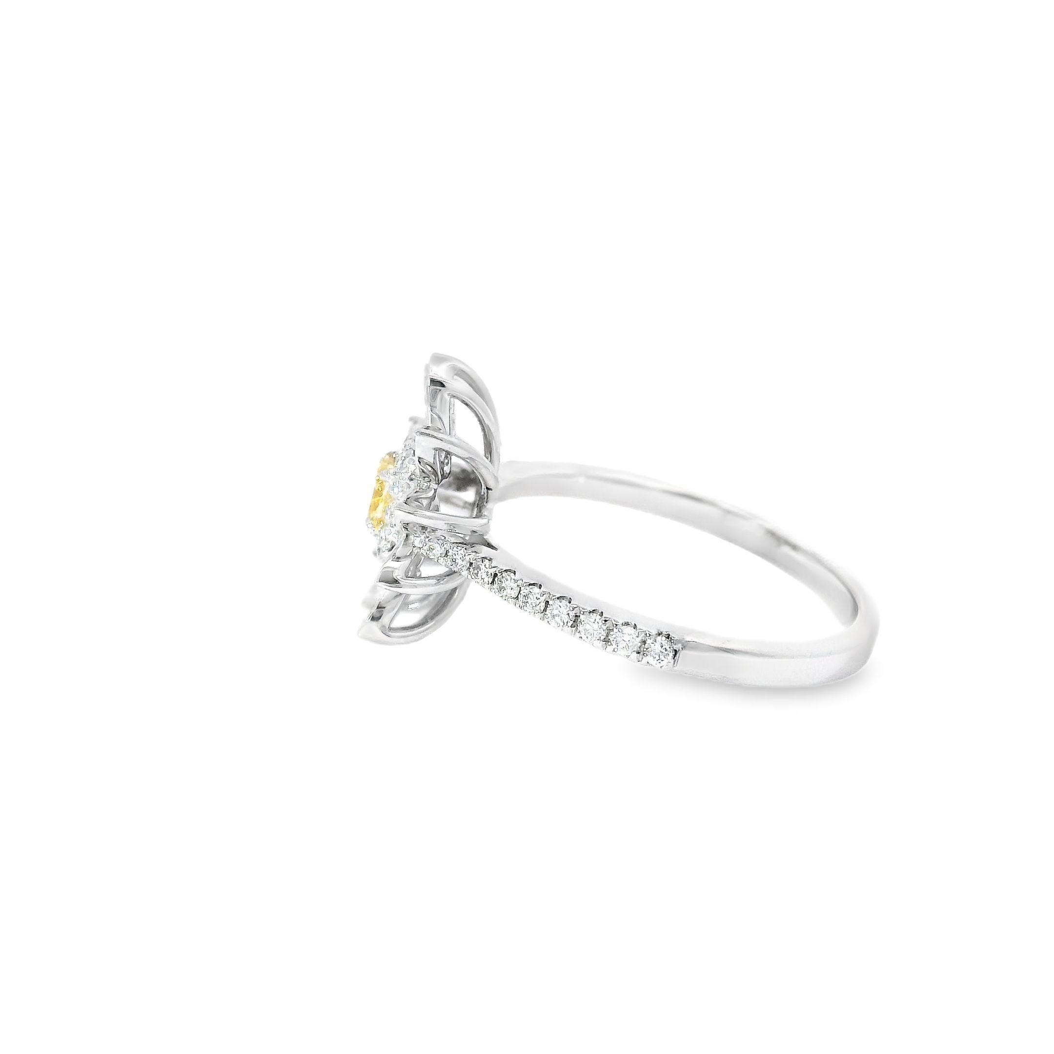 Bague avec diamant jaune intense fantaisie de 0.147 carat de pureté VS certifié AGL en vente 1
