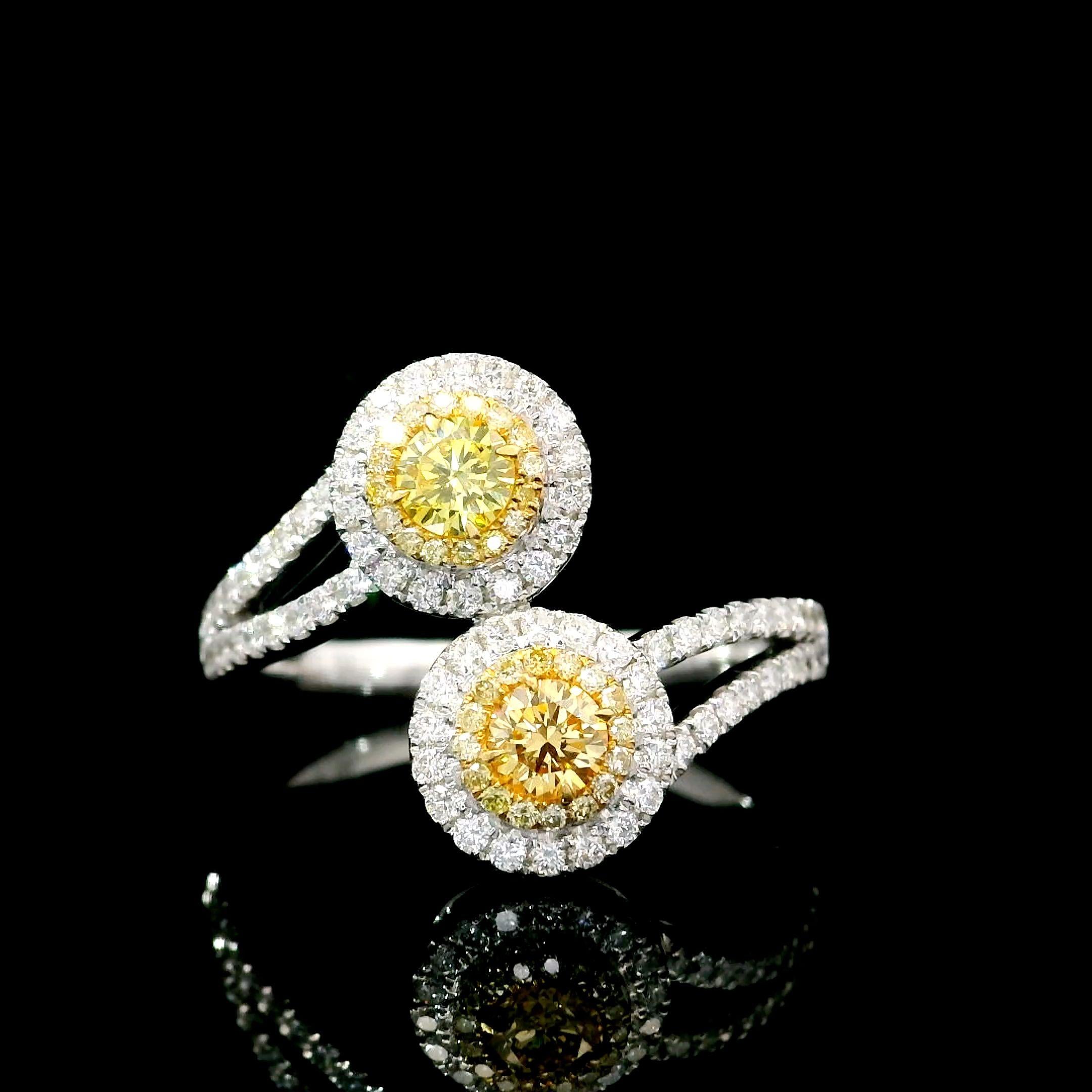 Anillo de oro blanco de 18 quilates con diamantes
  
  Color y quilates del oro Oro blanco 18 quilates
  Peso: 3.90 gramos
  
  Set con-
  Tipo de piedra: Diamantes
  Forma: Redonda
  Quilate: 0,15 ct
  Color: Naranja fantasía / Amarillo fantasía
 