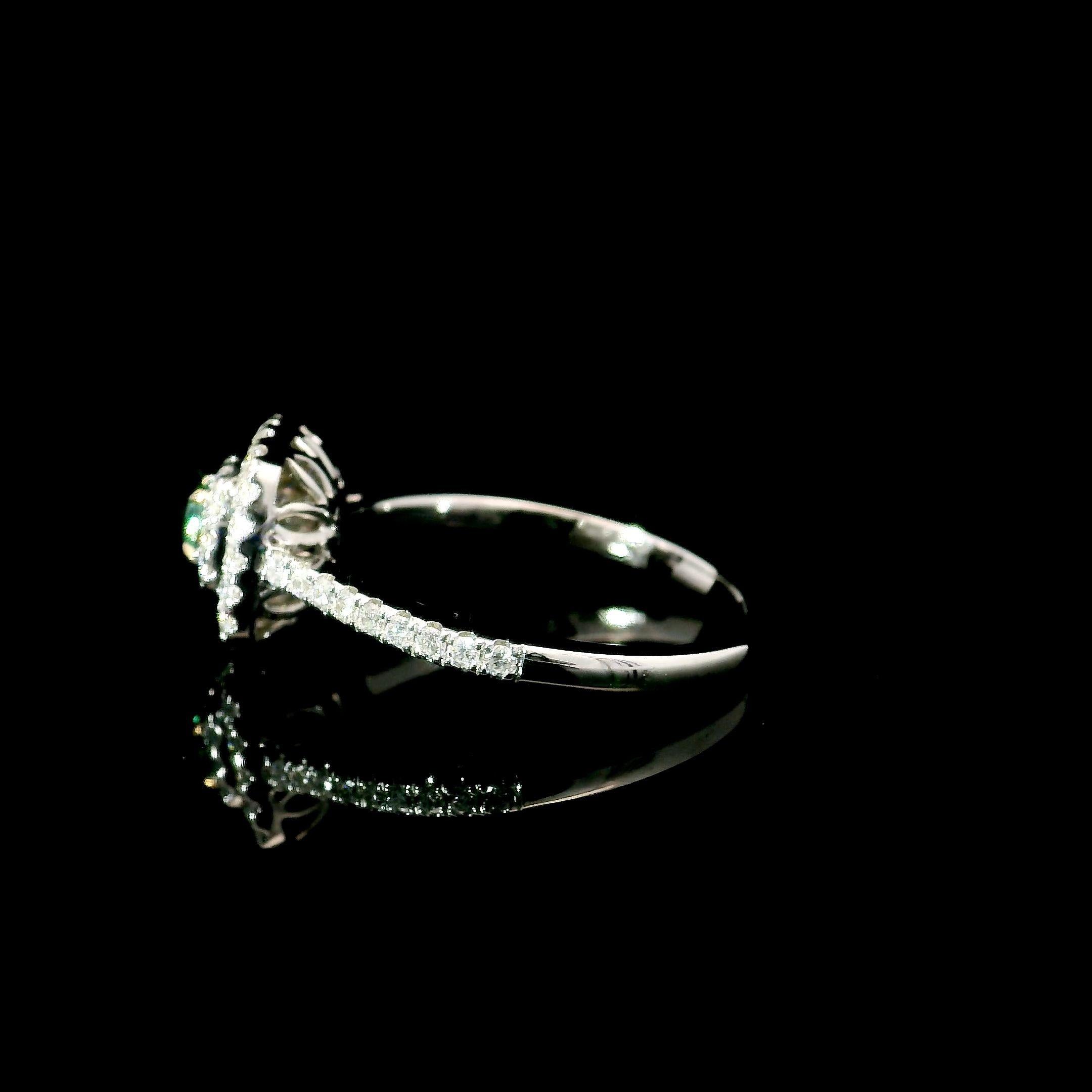 AGL Certified 0.157 Carat Fancy Green VS Clarity Diamond Ring In New Condition For Sale In บางรัก, TH