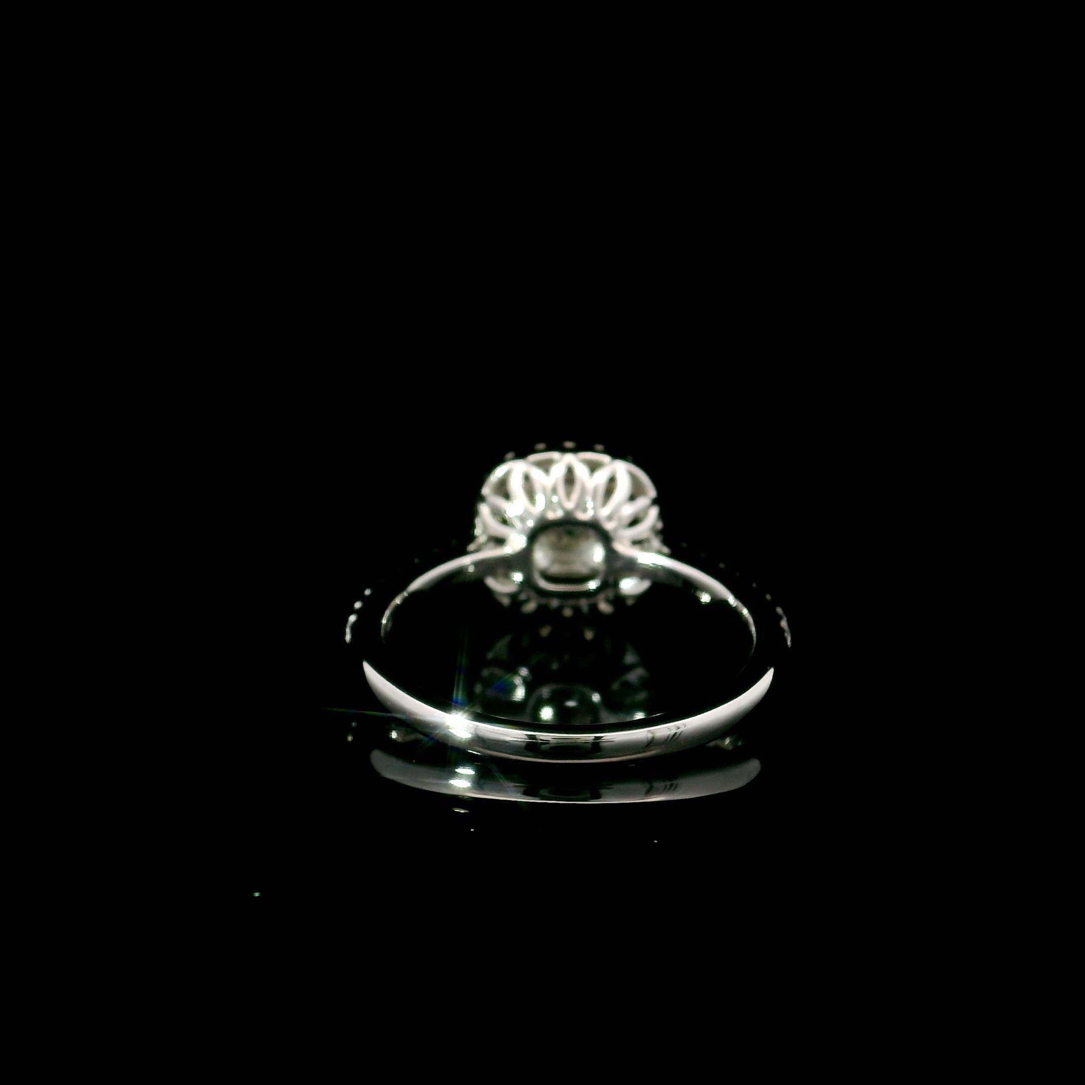 AGL Certified 0.182 Carat Fancy intense green VS Clarity Diamond Ring In New Condition For Sale In บางรัก, TH