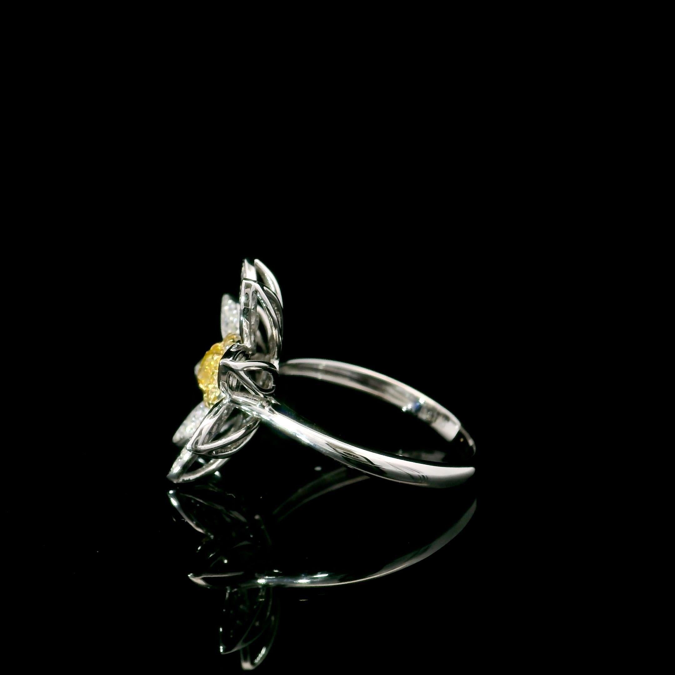 Bague avec diamant jaune intense fantaisie de 0.198 carat de pureté VS certifié AGL en vente 2
