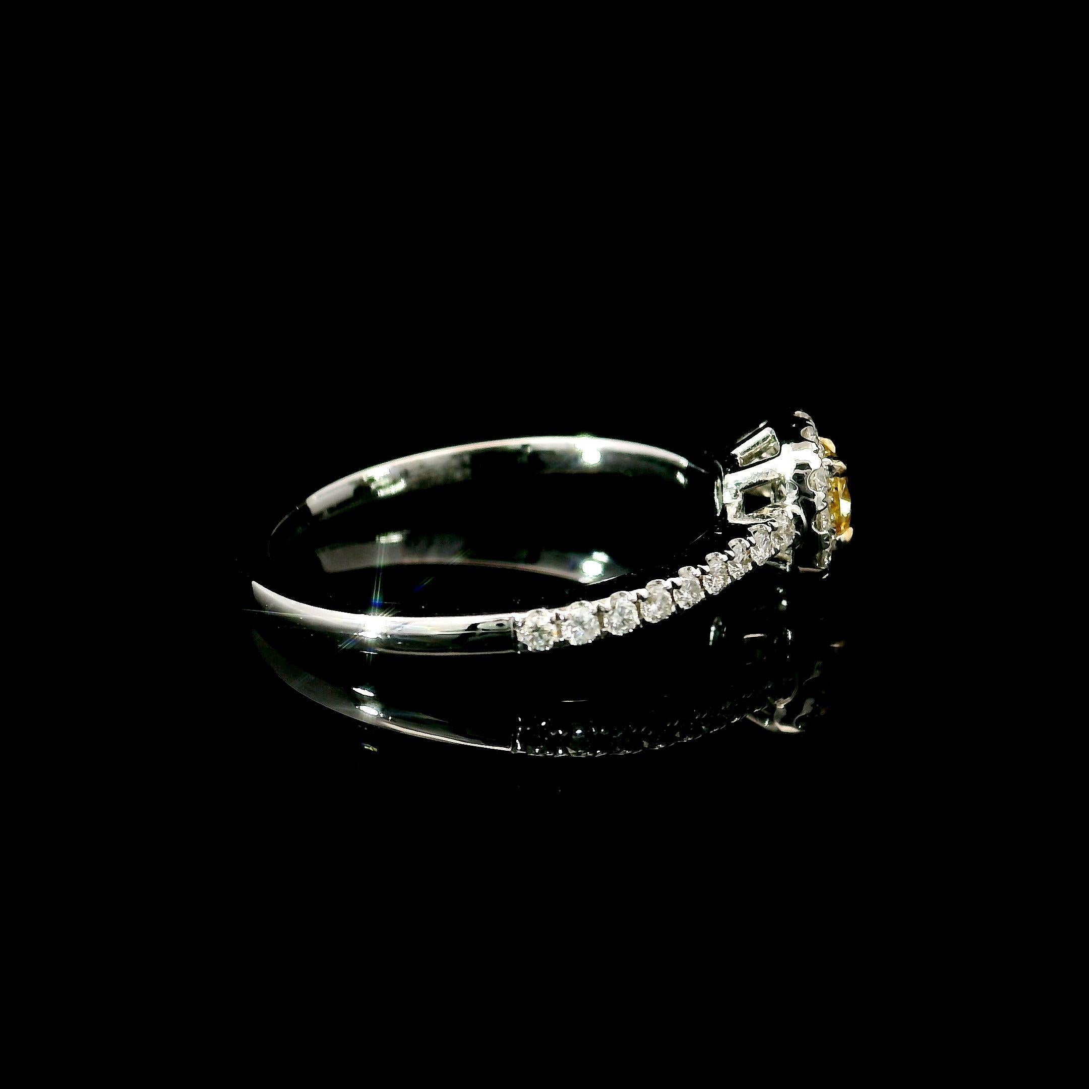 AGL Anillo de Diamantes Certificado de 0.20 Quilates Amarillo Intenso VS Claridad en venta 2