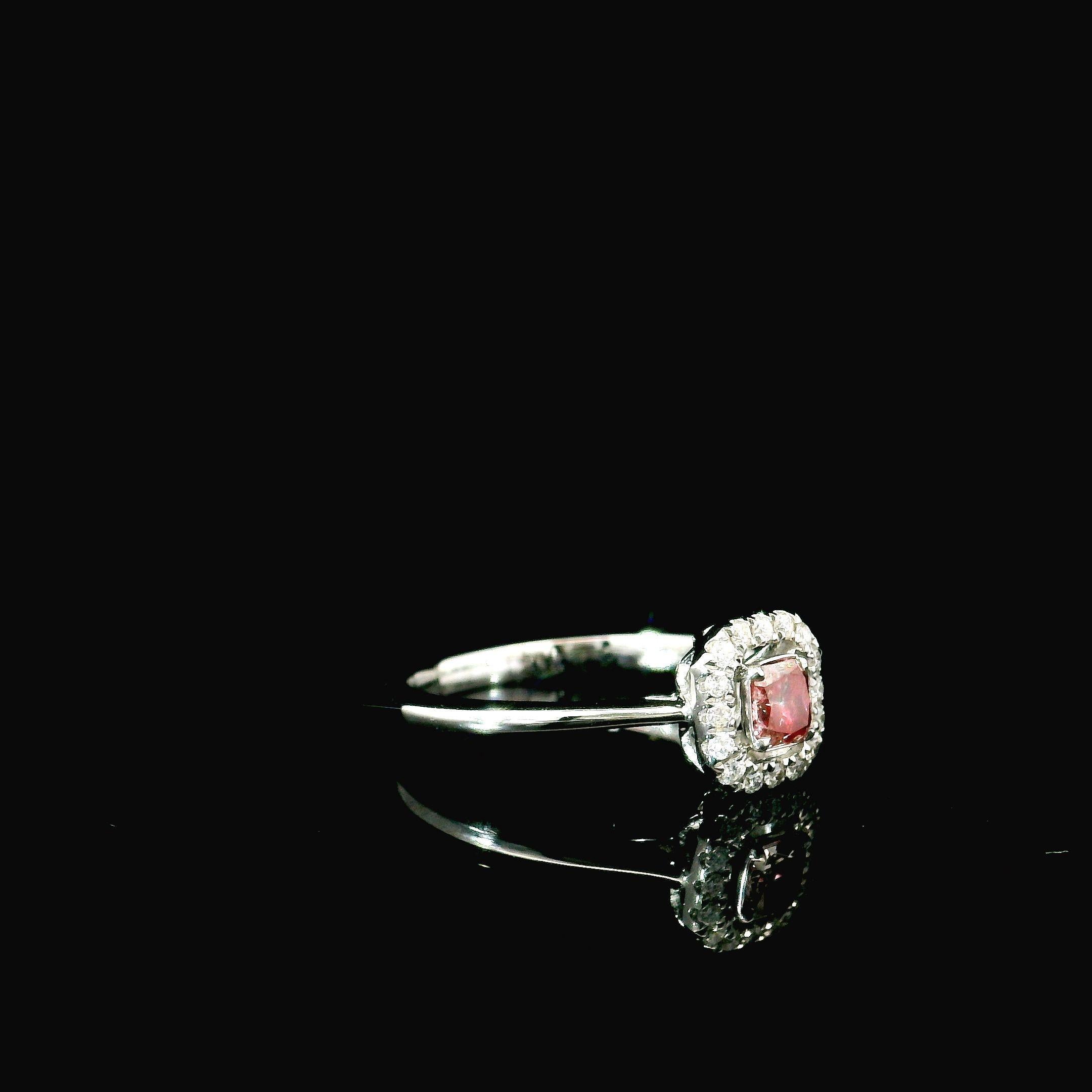 Anillo de diamantes con certificado AGL de 0,203 quilates de color rosa intenso con claridad SI Corte cojín en venta
