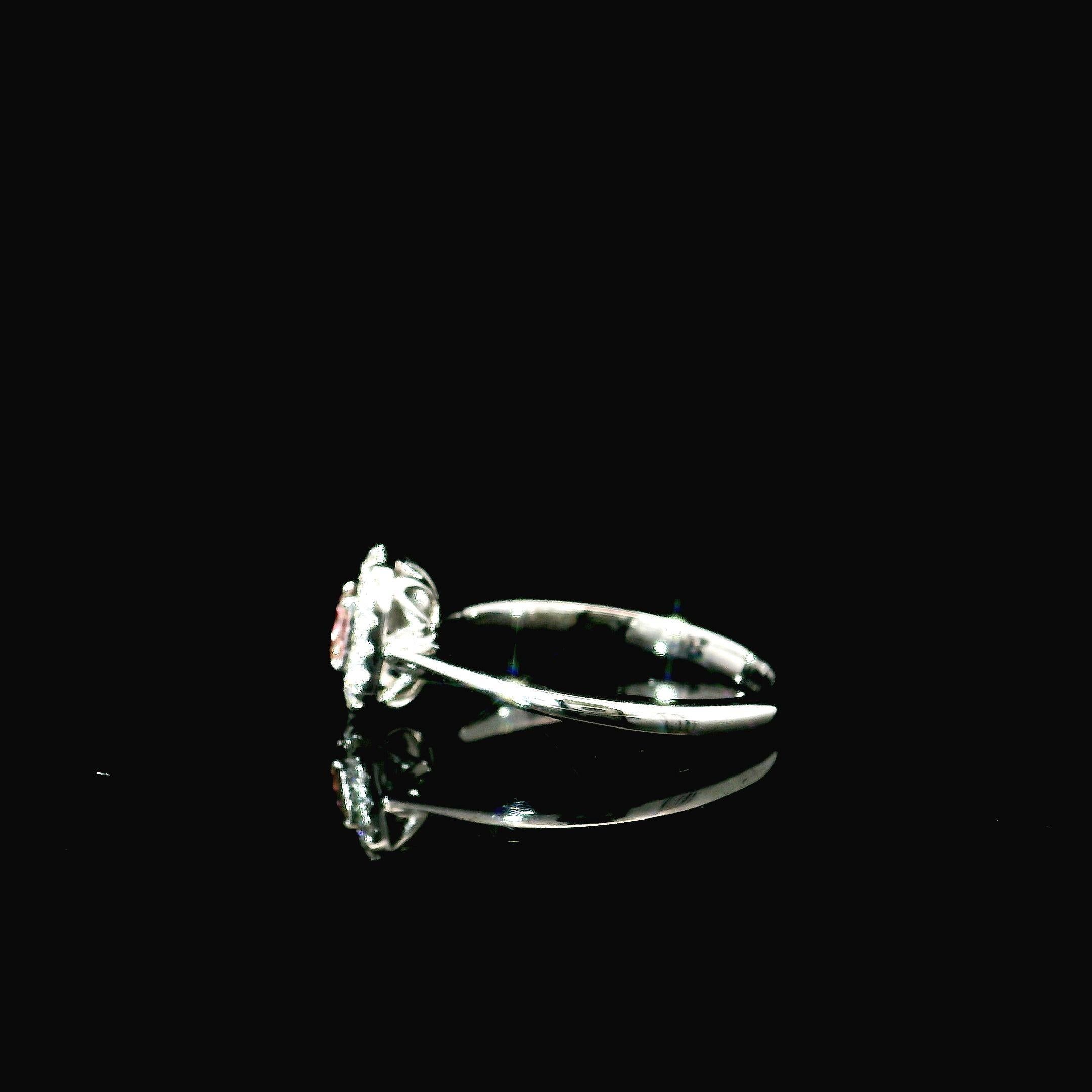 Anillo de diamantes con certificado AGL de 0,203 quilates de color rosa intenso con claridad SI en venta 1