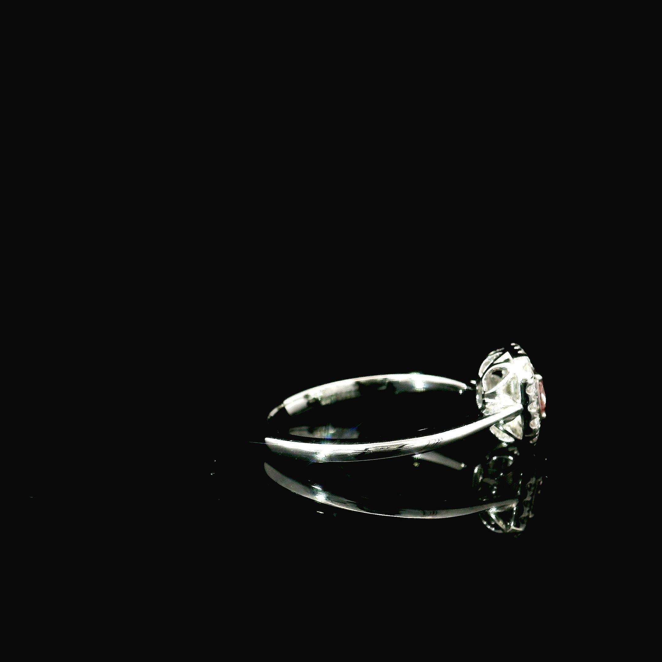 Anillo de diamantes con certificado AGL de 0,203 quilates de color rosa intenso con claridad SI en venta 2