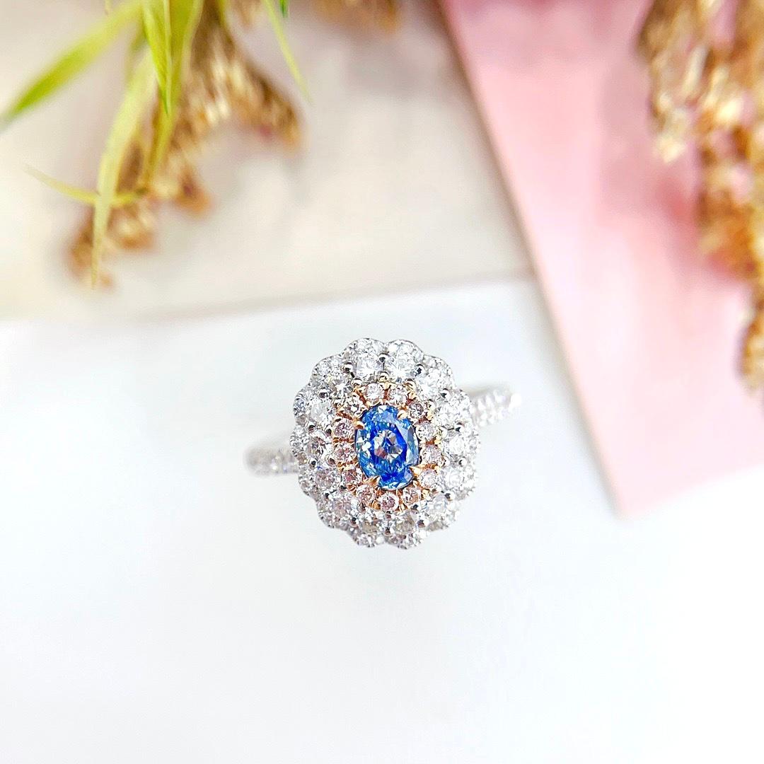 AGL zertifizierter 0,22 CT blauer Diamant 18K Weißgold Ring mit Diamanten im Zustand „Neu“ im Angebot in Kowloon, HK
