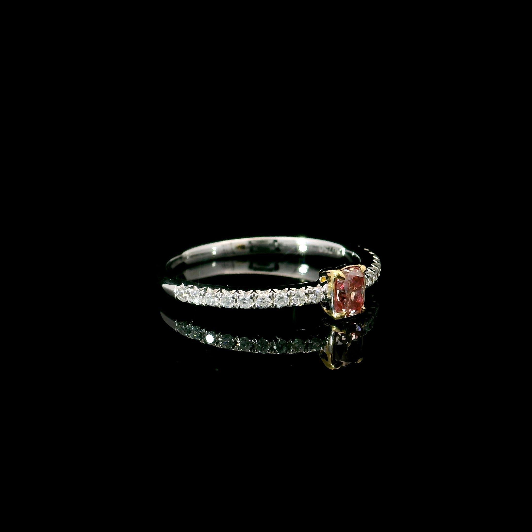 Bague avec diamant rose fantaisie de 0.25 carat de pureté VS certifié AGL Neuf - En vente à บางรัก, TH