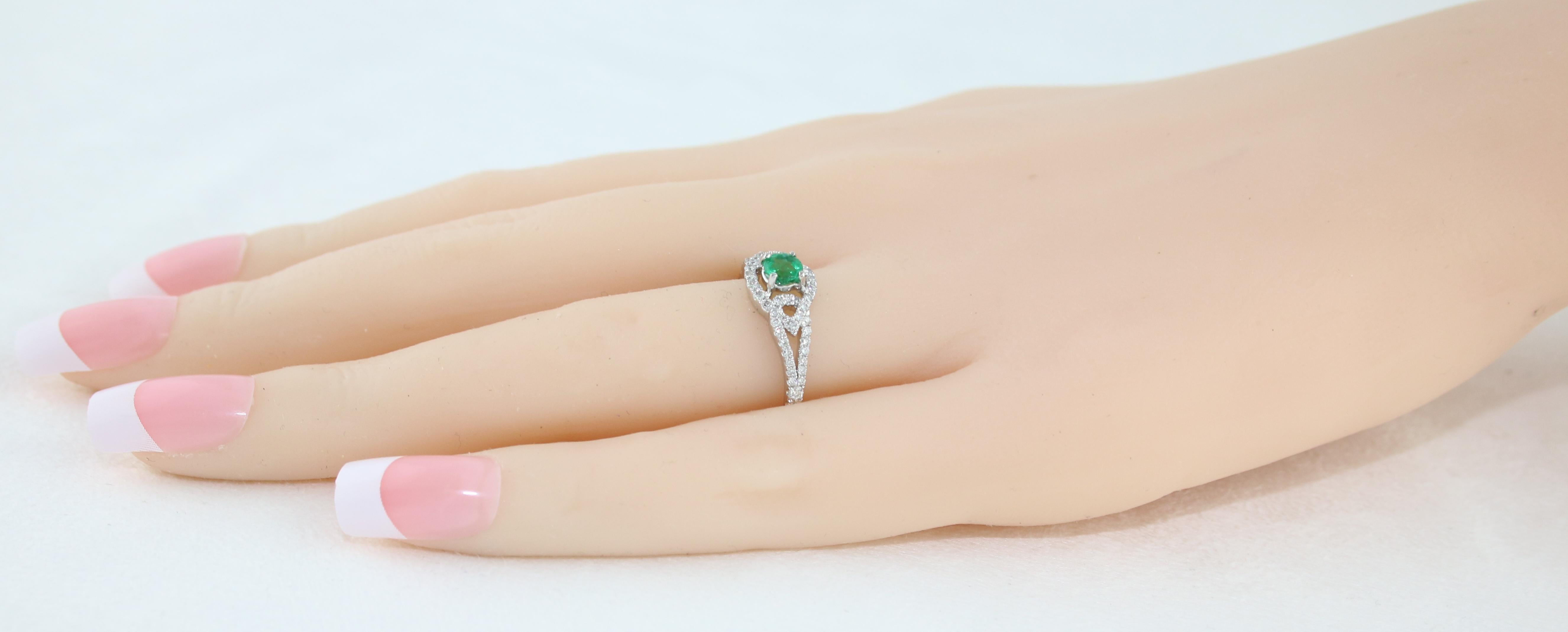 AGL Certified 0.28 Carat Emerald Diamond Gold Ring For Sale 1