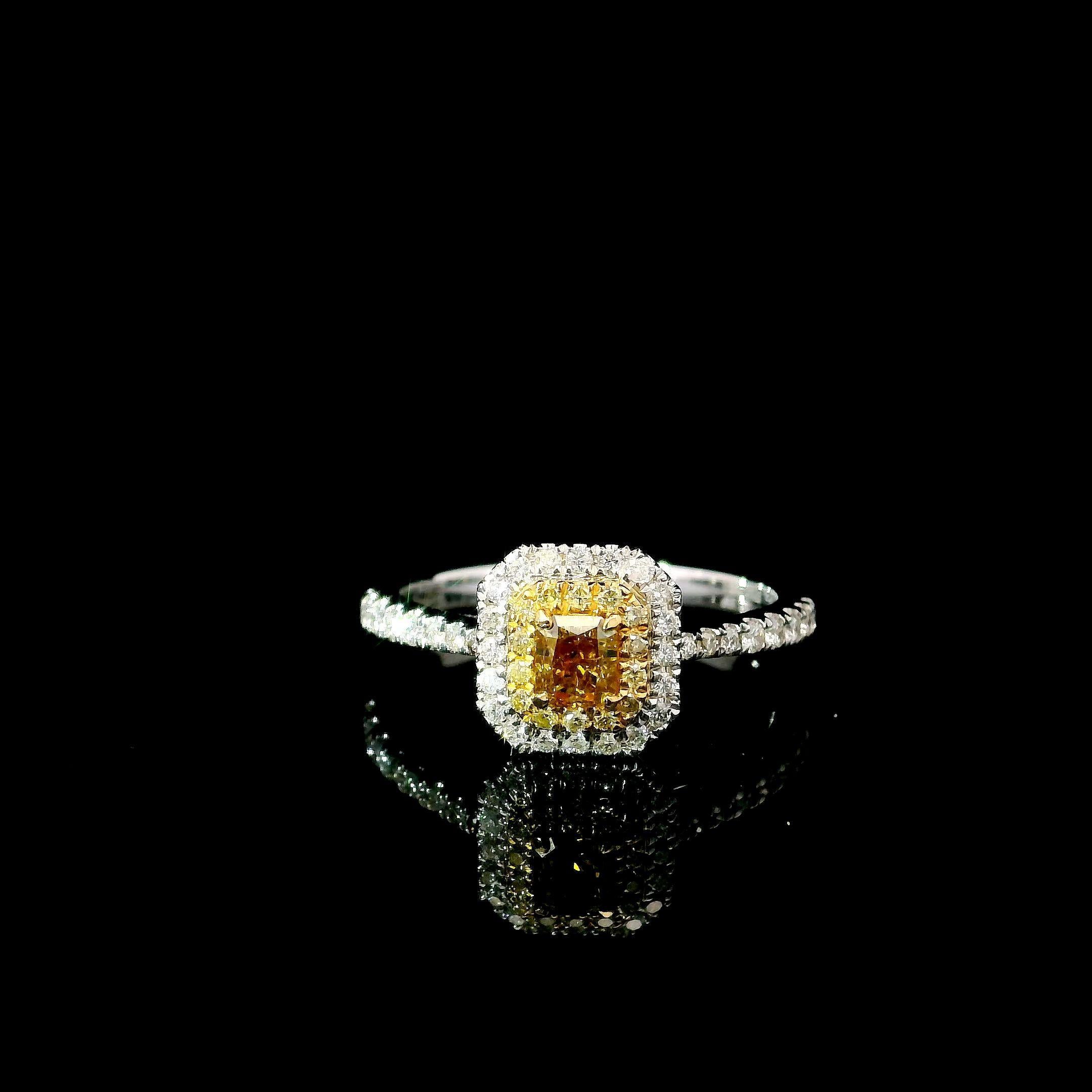 Taglio cuscino Anello con diamante certificato AGL da 0,32 carati di colore giallo bruno VS di chiarezza in vendita