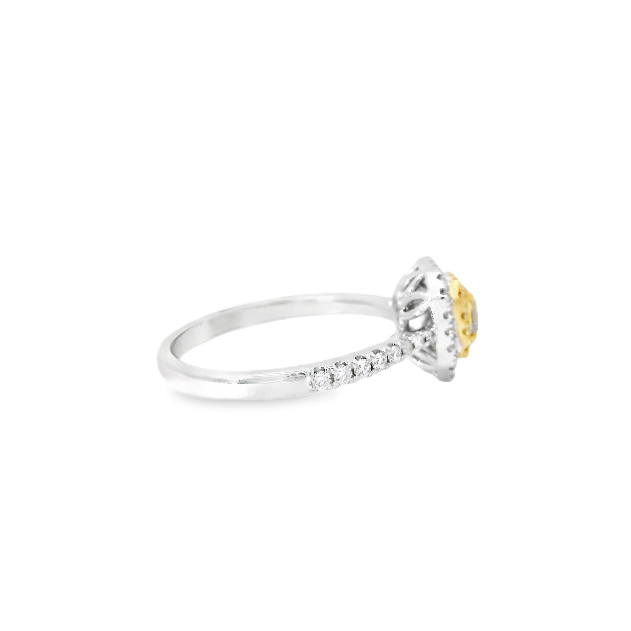Anello con diamante certificato AGL da 0,32 carati di colore giallo bruno VS di chiarezza in vendita 2