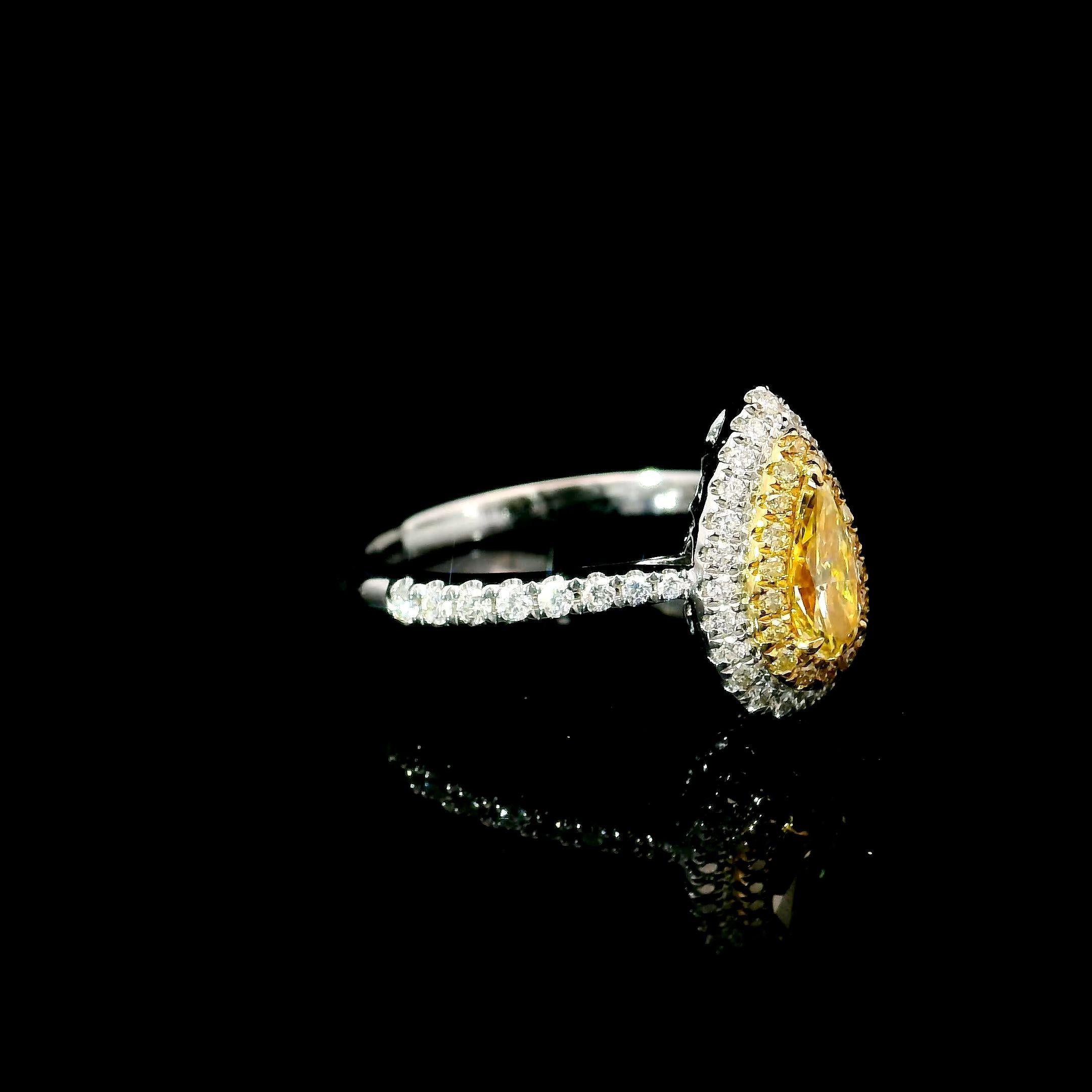 AGL Certified 0.341 Carat Fancy Yellow SI Clarity Diamond Ring In New Condition For Sale In บางรัก, TH