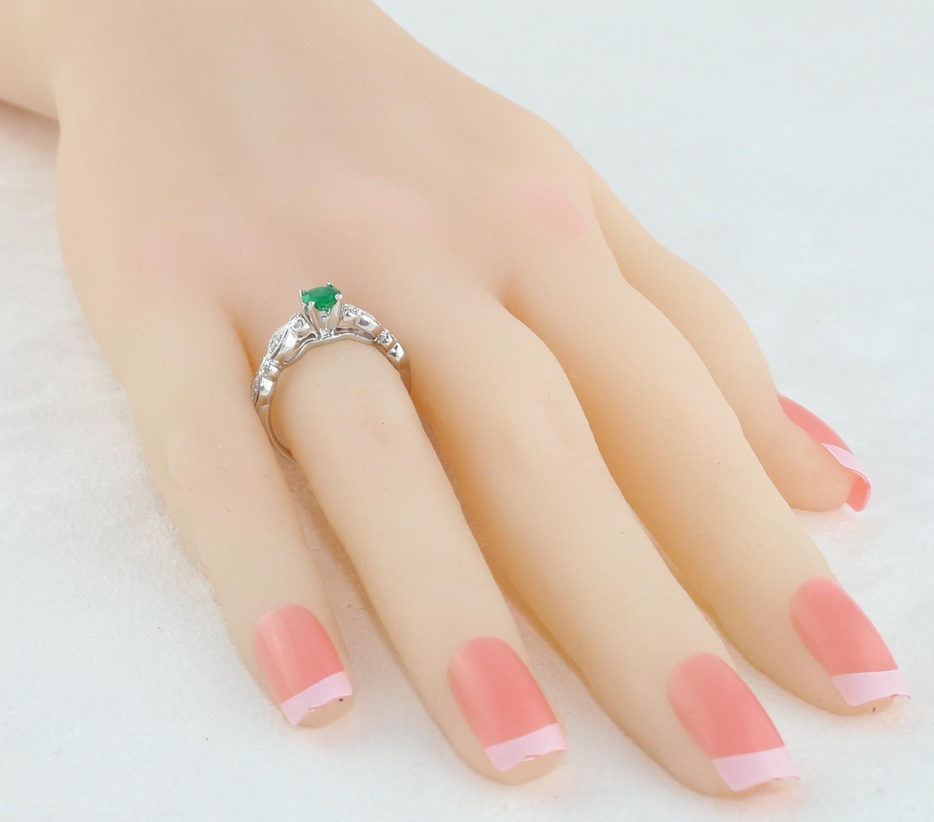 AGL Certified 0.35 Carat Emerald Diamond Gold Milgrain Ring For Sale 1