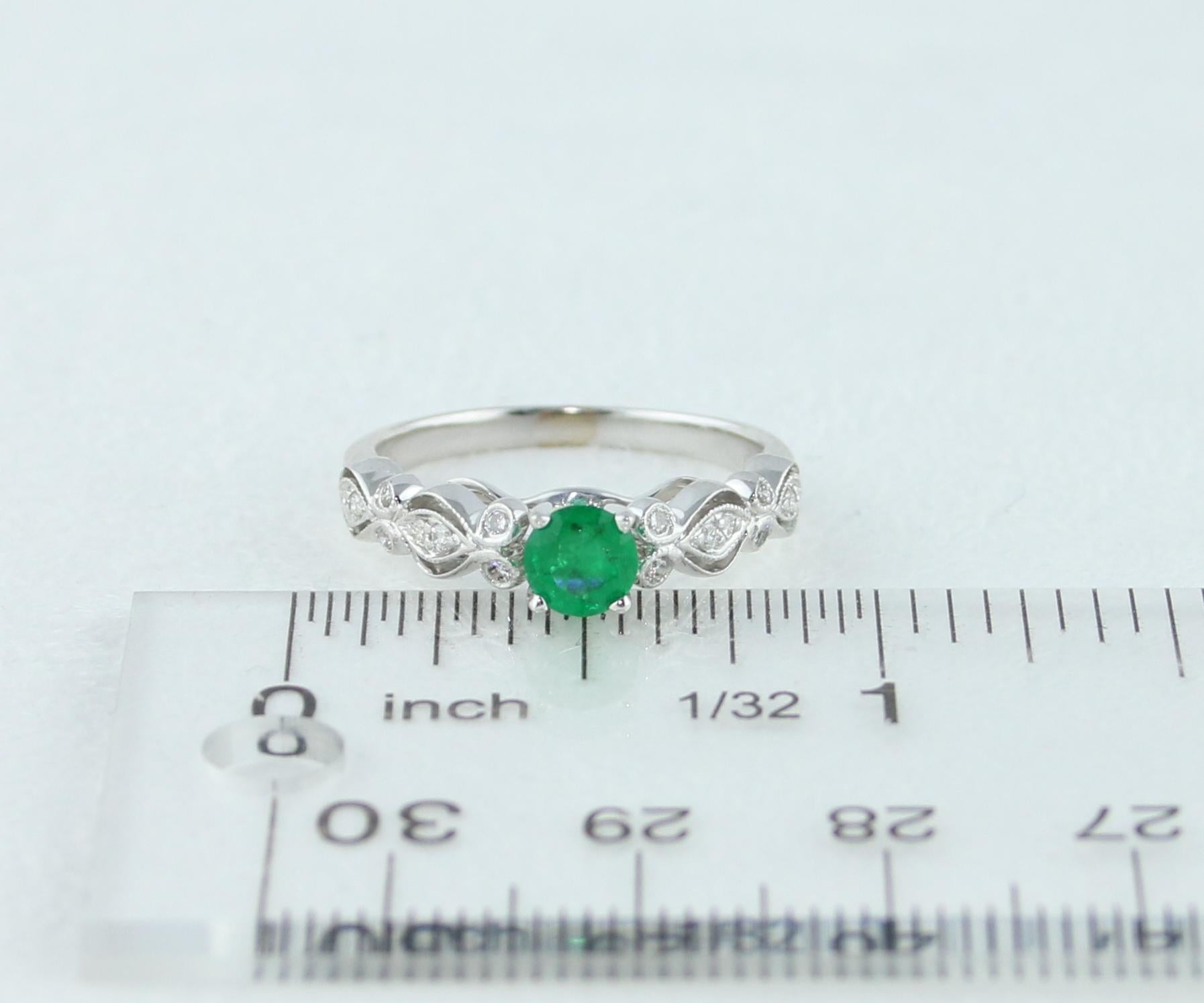 AGL Certified 0.35 Carat Emerald Diamond Gold Milgrain Ring For Sale 3
