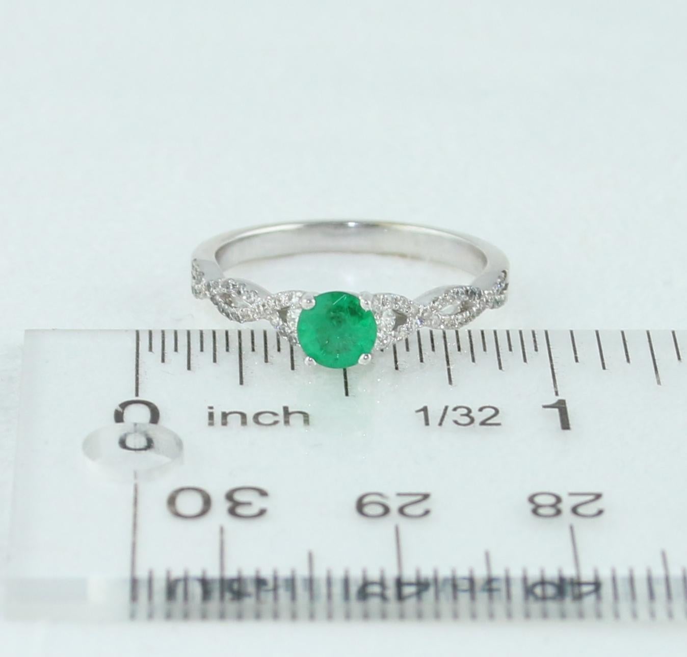 AGL Certified 0.36 Carat Emerald Diamond Gold Infinity Ring For Sale 1