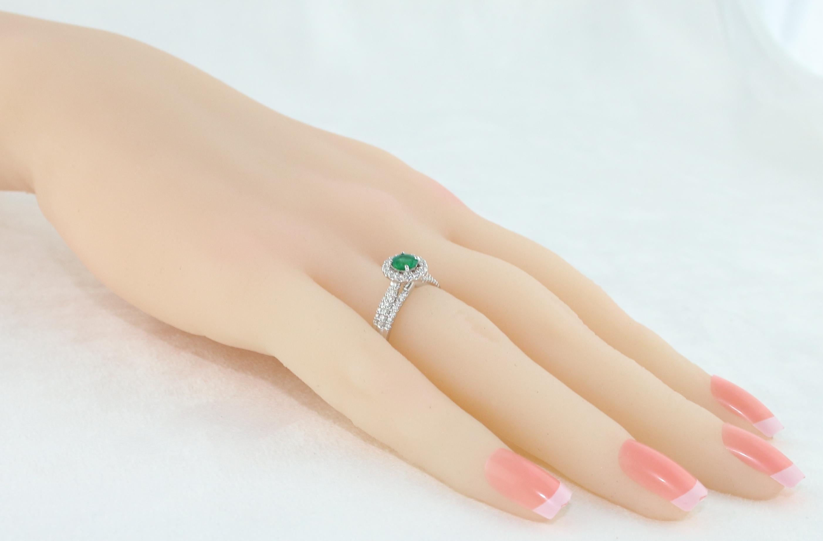 AGL Certified 0.38 Carat Emerald Diamond Gold Halo Ring In New Condition For Sale In New York, NY