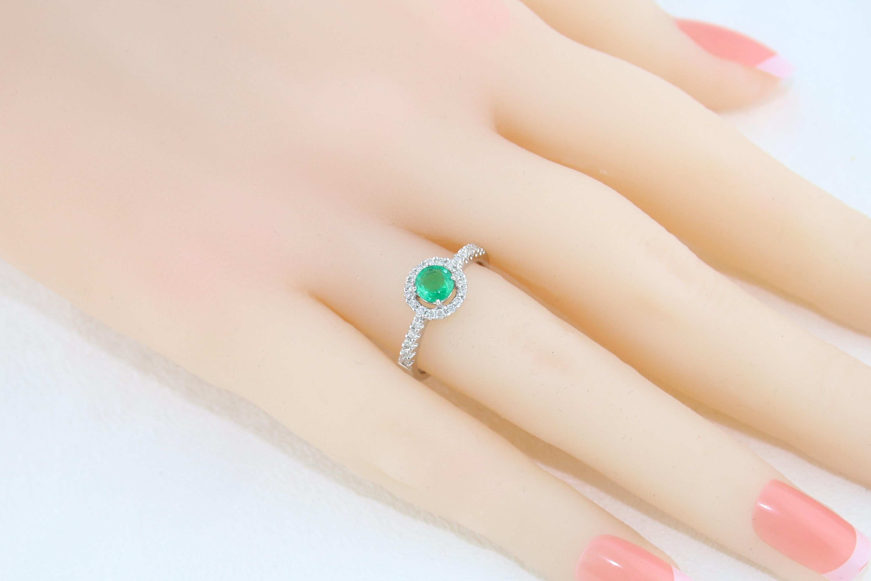 AGL Certified 0.40 Carat Emerald Diamond Gold Halo Ring For Sale 1