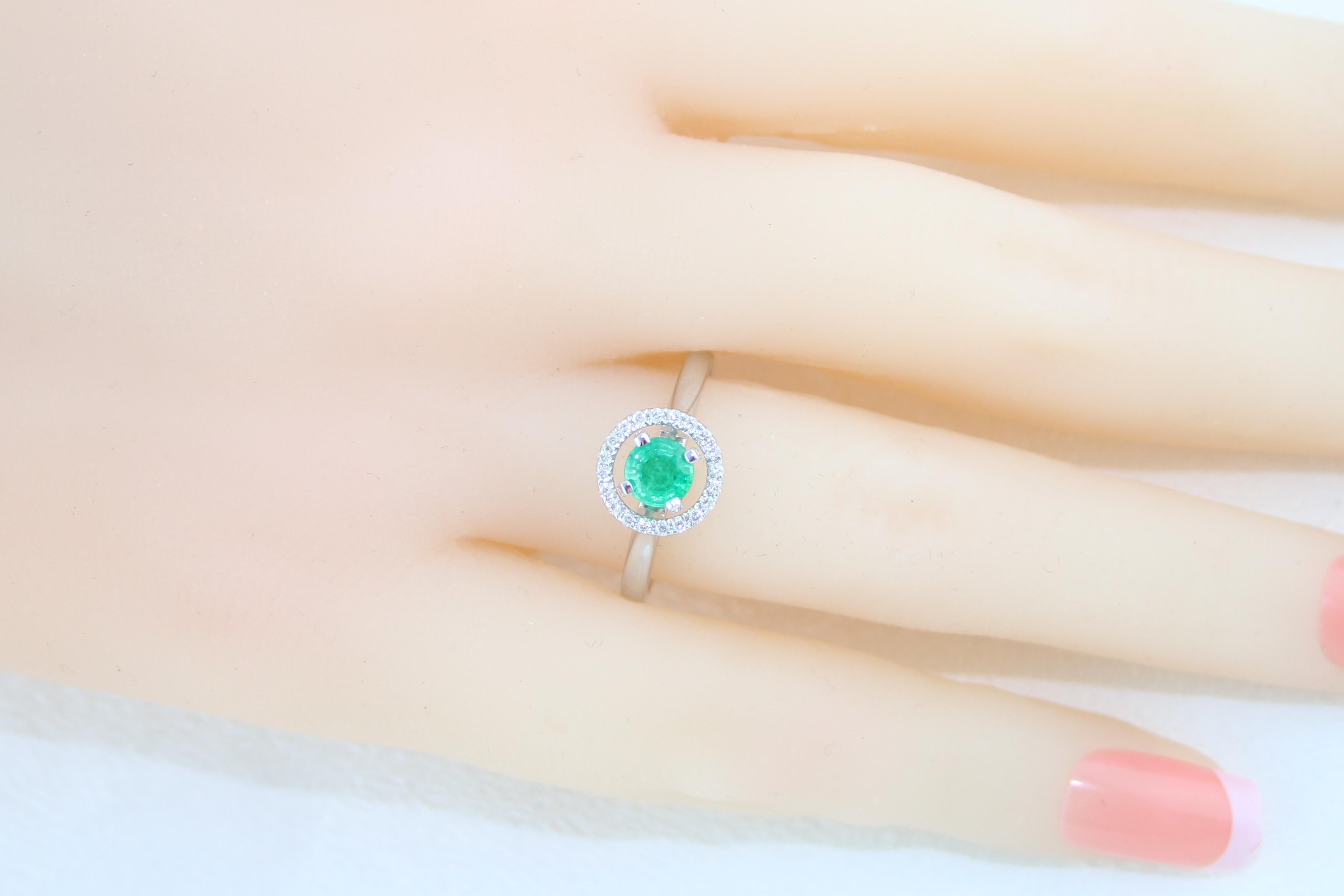 AGL Certified 0.42 Carat Emerald Diamond Gold Halo Ring For Sale 2