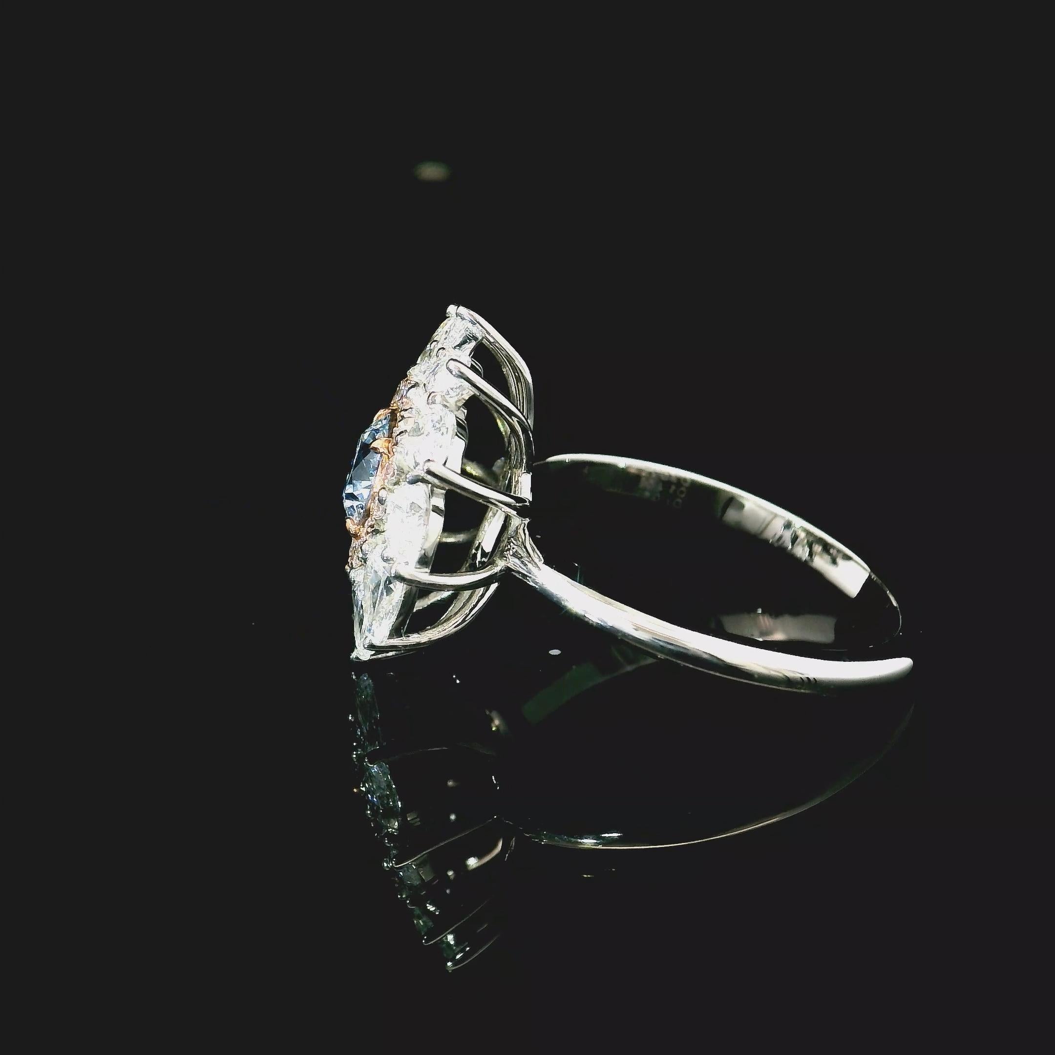 Anello con diamante certificato AGL da 0,47 carati Fancy Blue con purezza SI1 in vendita 1