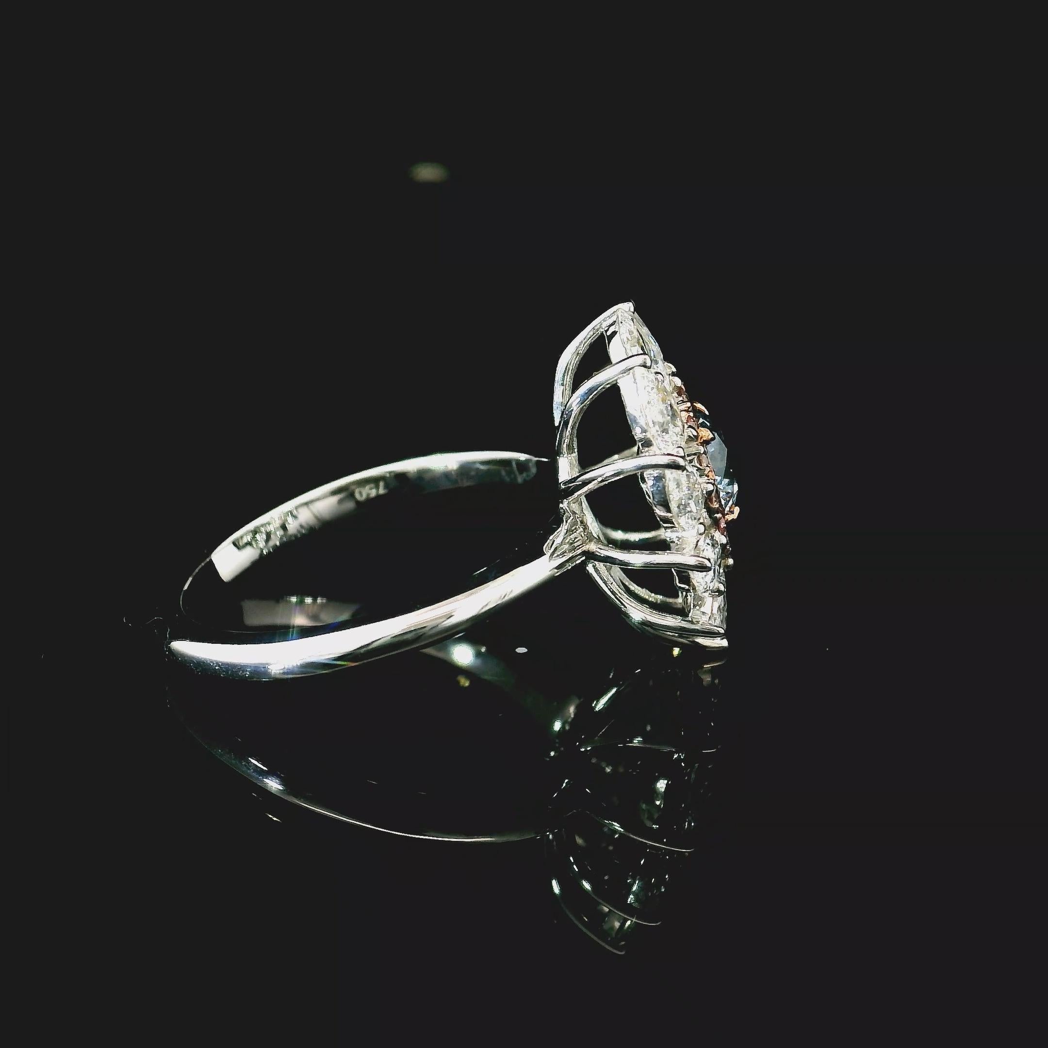 Anello con diamante certificato AGL da 0,47 carati Fancy Blue con purezza SI1 in vendita 2