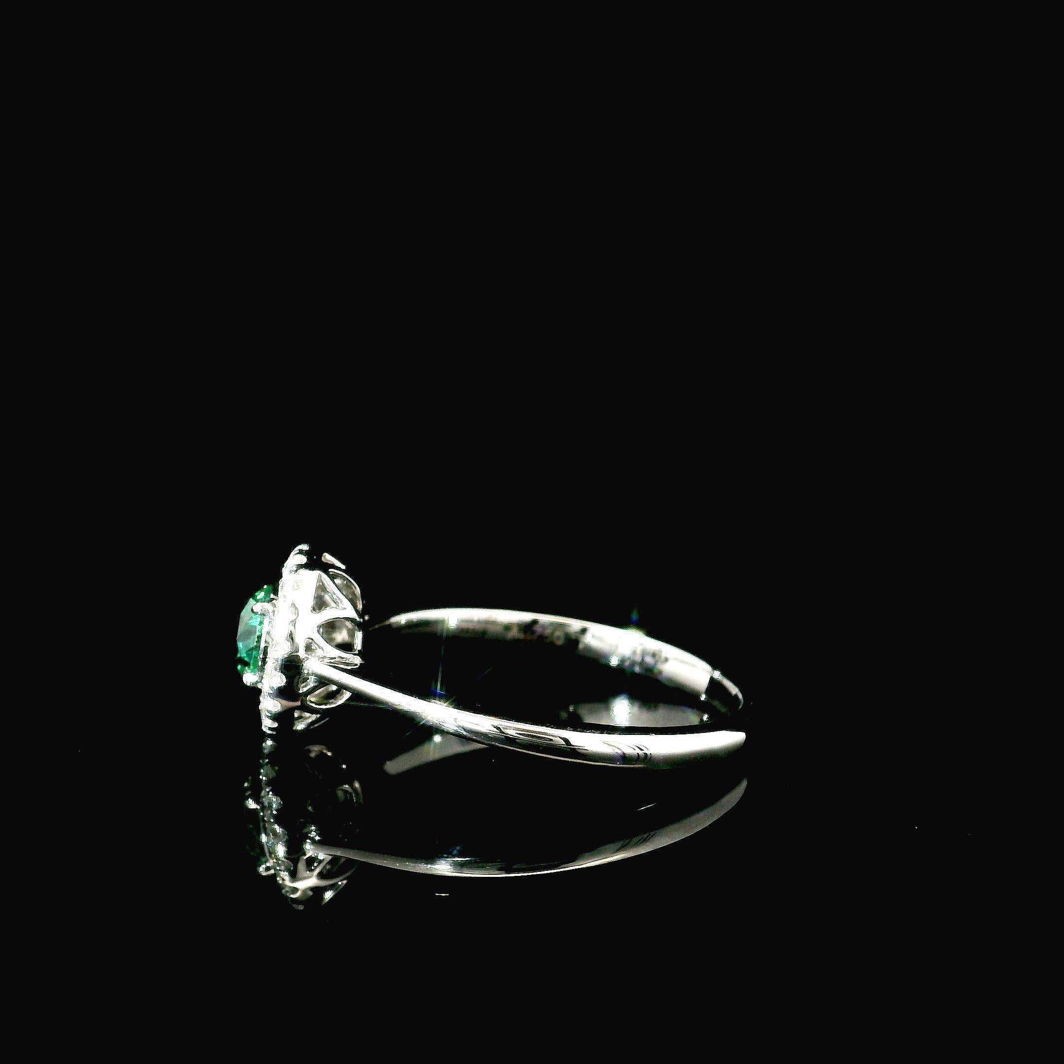 Oval Cut AGL Certified 0.505 Carat Fancy Intense Green VVS Clarity Diamond Ring For Sale