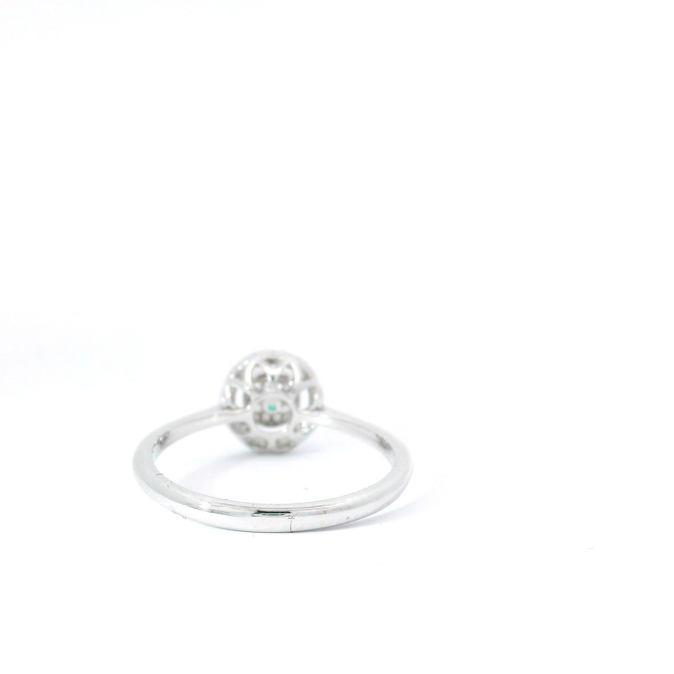 Women's or Men's AGL Certified 0.505 Carat Fancy Intense Green VVS Clarity Diamond Ring For Sale