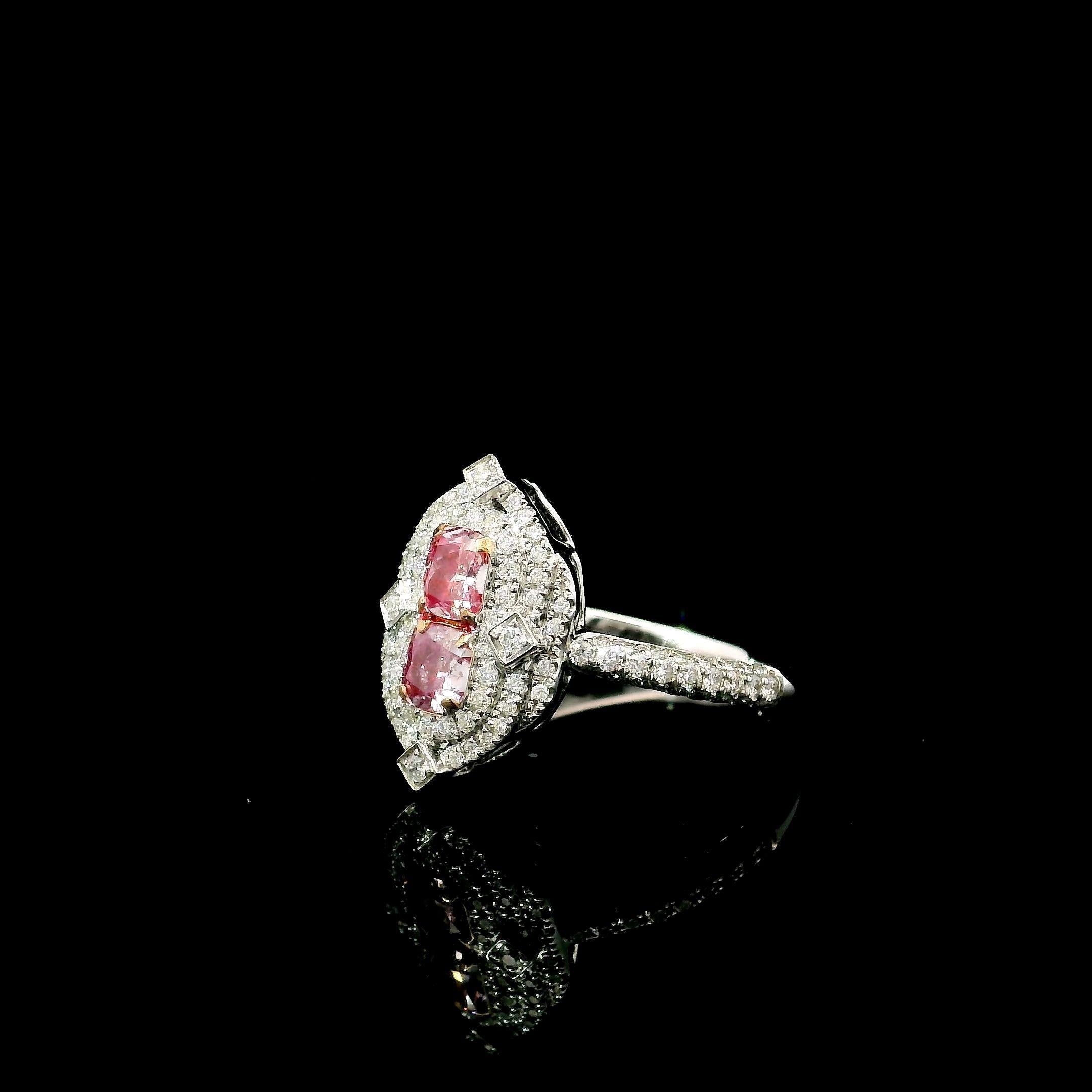 Taglio cuscino Anello con diamante certificato AGL da 0,51 carati Fancy Pink SI Clarity in vendita