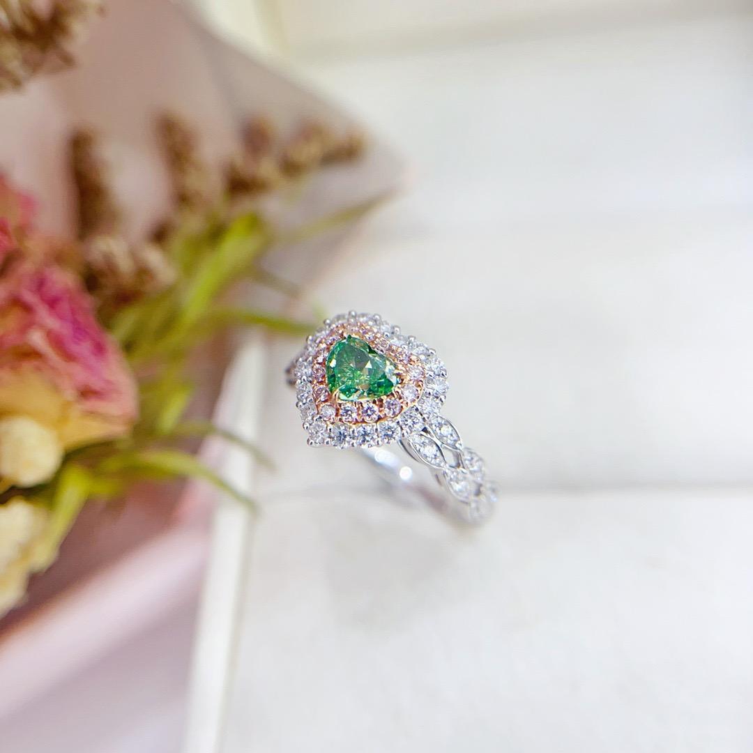AGL Certified 0.52 CT Green Diamond 18K White Gold Ring with Diamonds In New Condition For Sale In Kowloon, HK