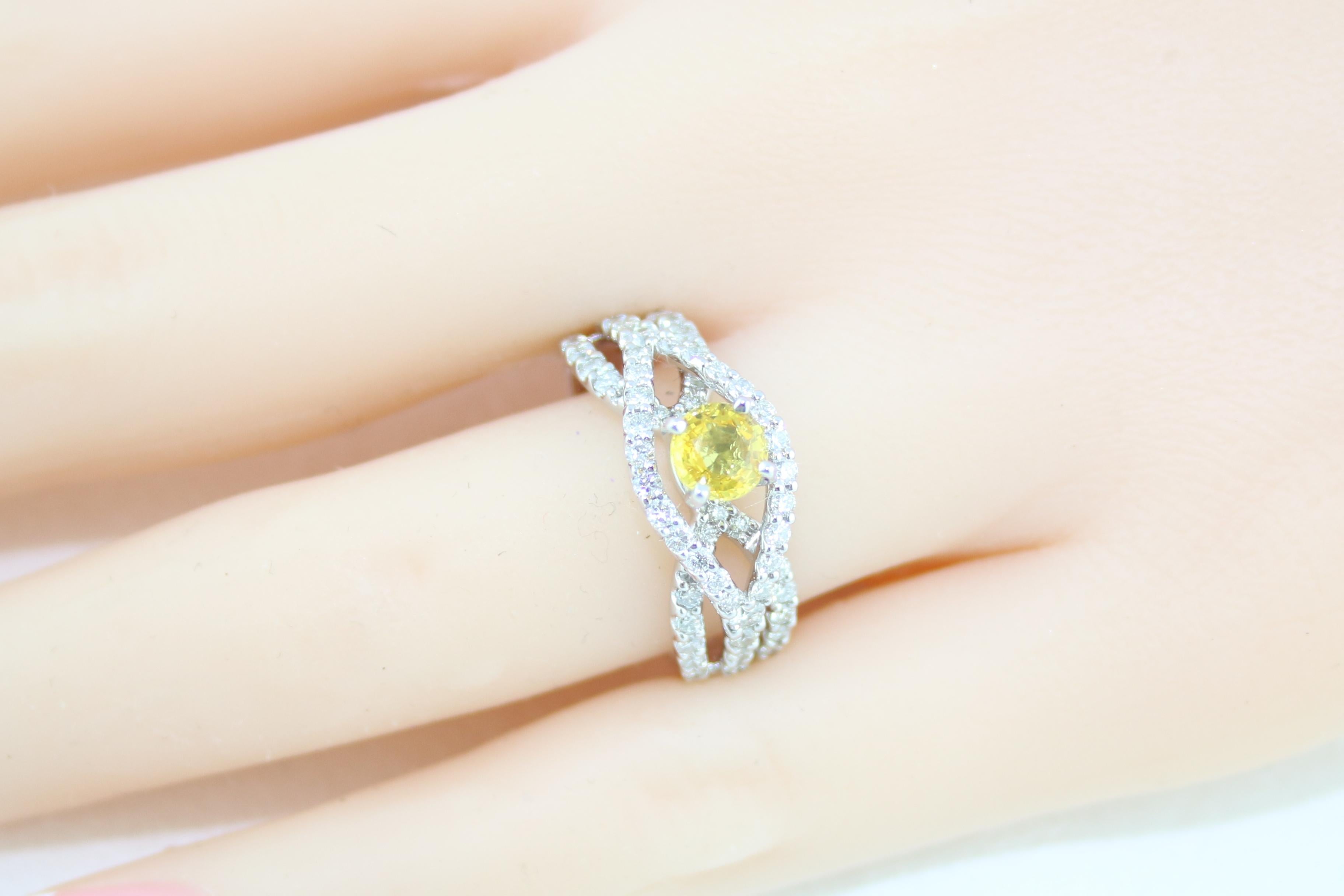 AGL Certified 0.59 Carat Round Yellow Sapphire and Diamond Gold Ring For Sale 2